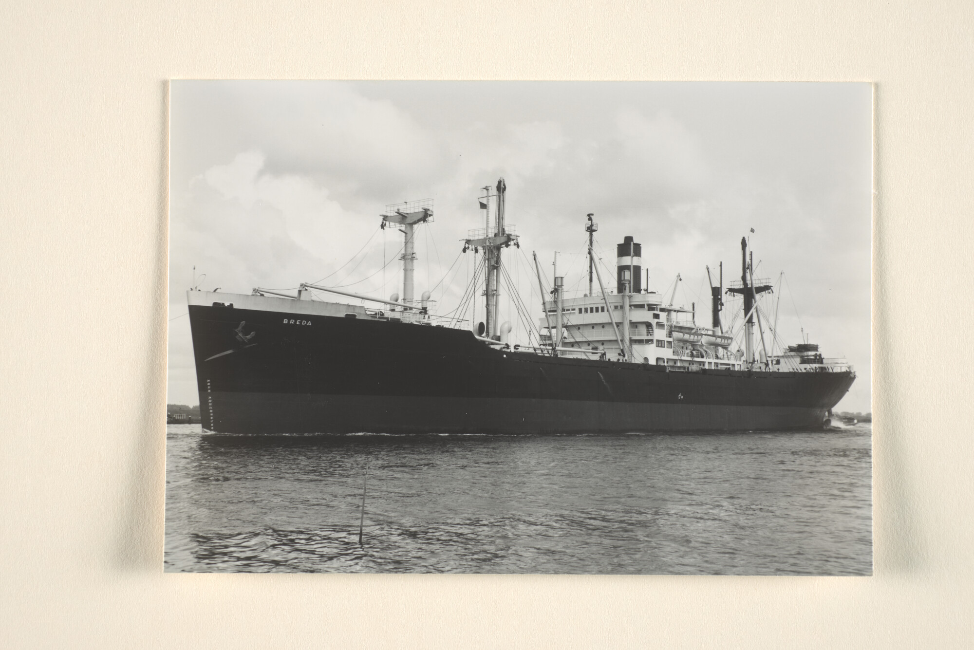 1995.6620; Het libertyschip ss. Breda (ex- Antioch Victory) van de KNSM; foto