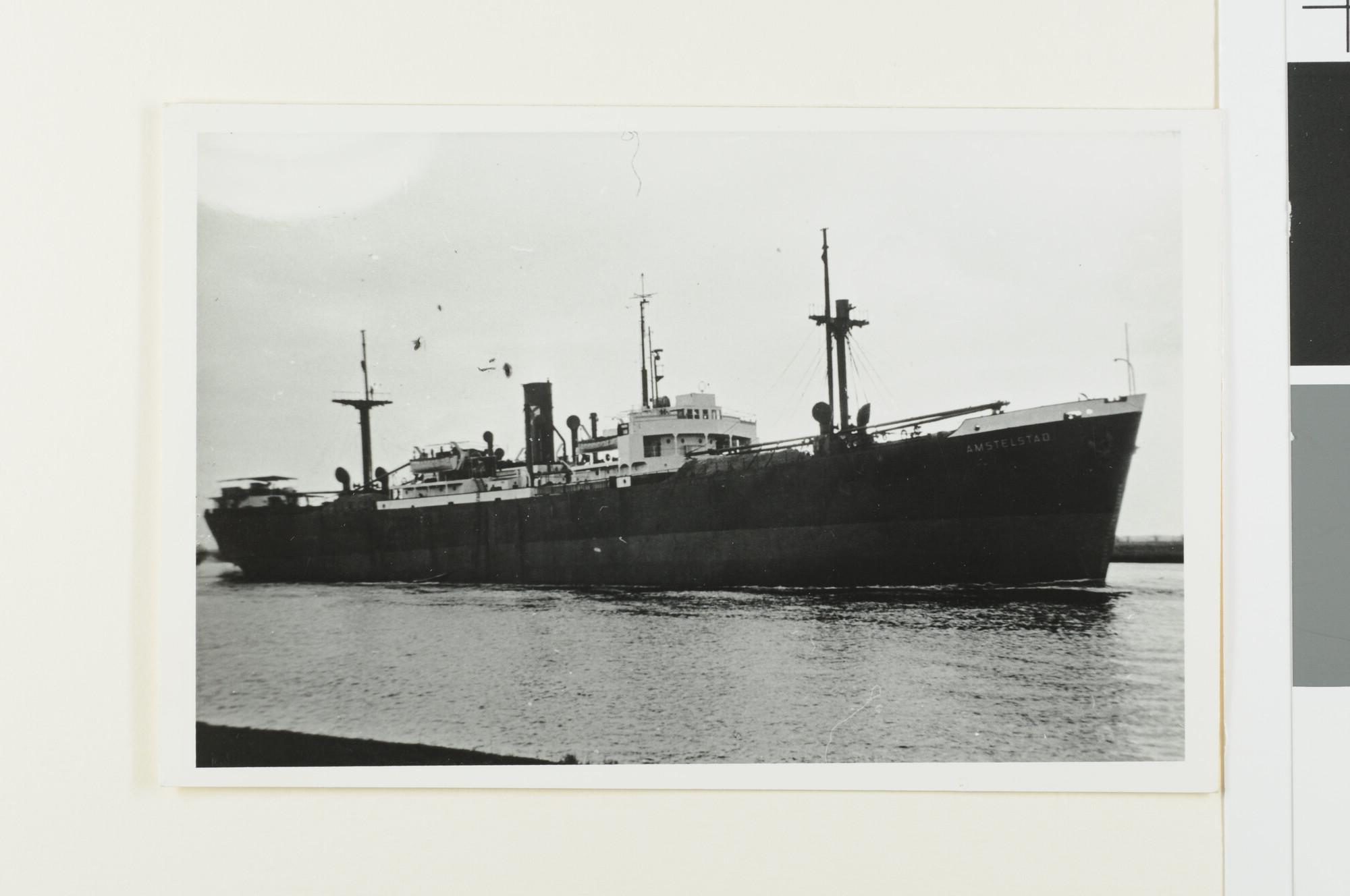 A.4252(01); Het vrachtschip ss. 'Amstelstad' van de NV; foto