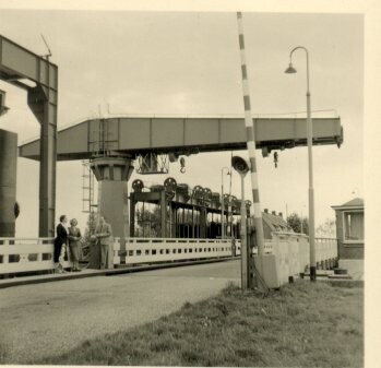 S.5219(12)0579; Foto's van de keersluit bij Kadoelen in de Noordoostpolder; fotoreportage