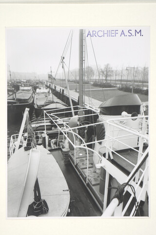 S.5219(12)0251; Foto's van de bergings- en brandblussleepboot 'Passaat', Shell Tankers NV; fotoreportage