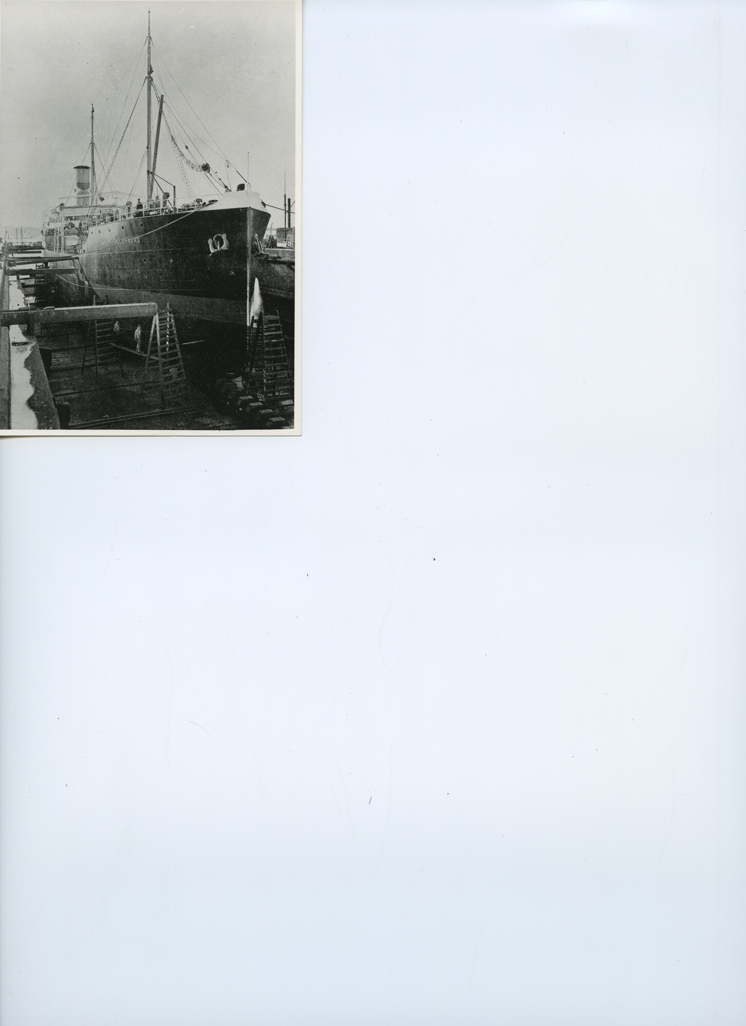 S.5444(0176)2; Foto van de tanker ss. Palembang van de Nederlandsche Maatschappij tot Exploitatie van Petroleum Bronnen in Nederlandsch Indië; foto