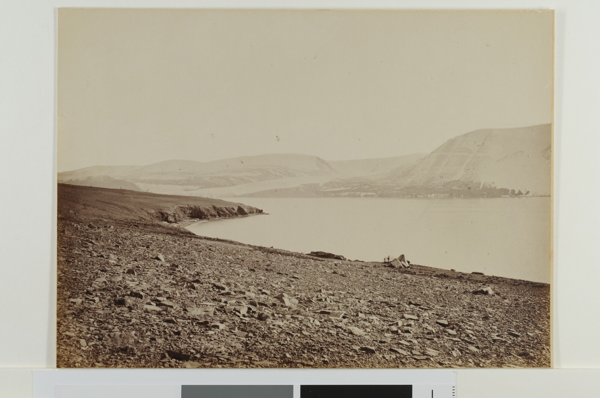 S.2956(04)05; Barden Bay-Whale Sound; foto