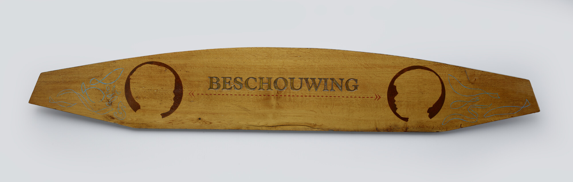 2013.0591; Naambord van de zeeschouw Beschouwing; naambord