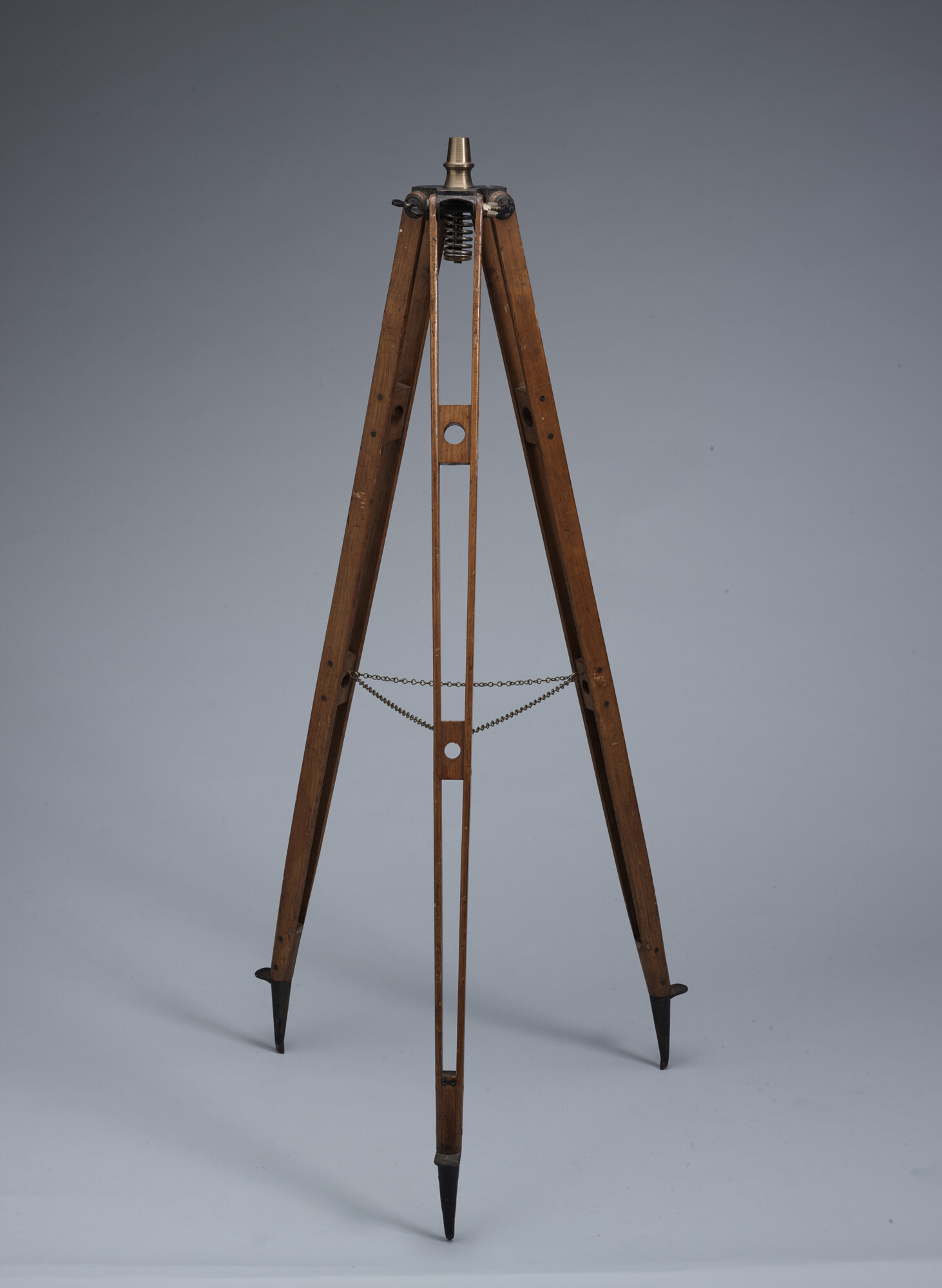 RB.0371(06); Houten instrumentstatief; statief
