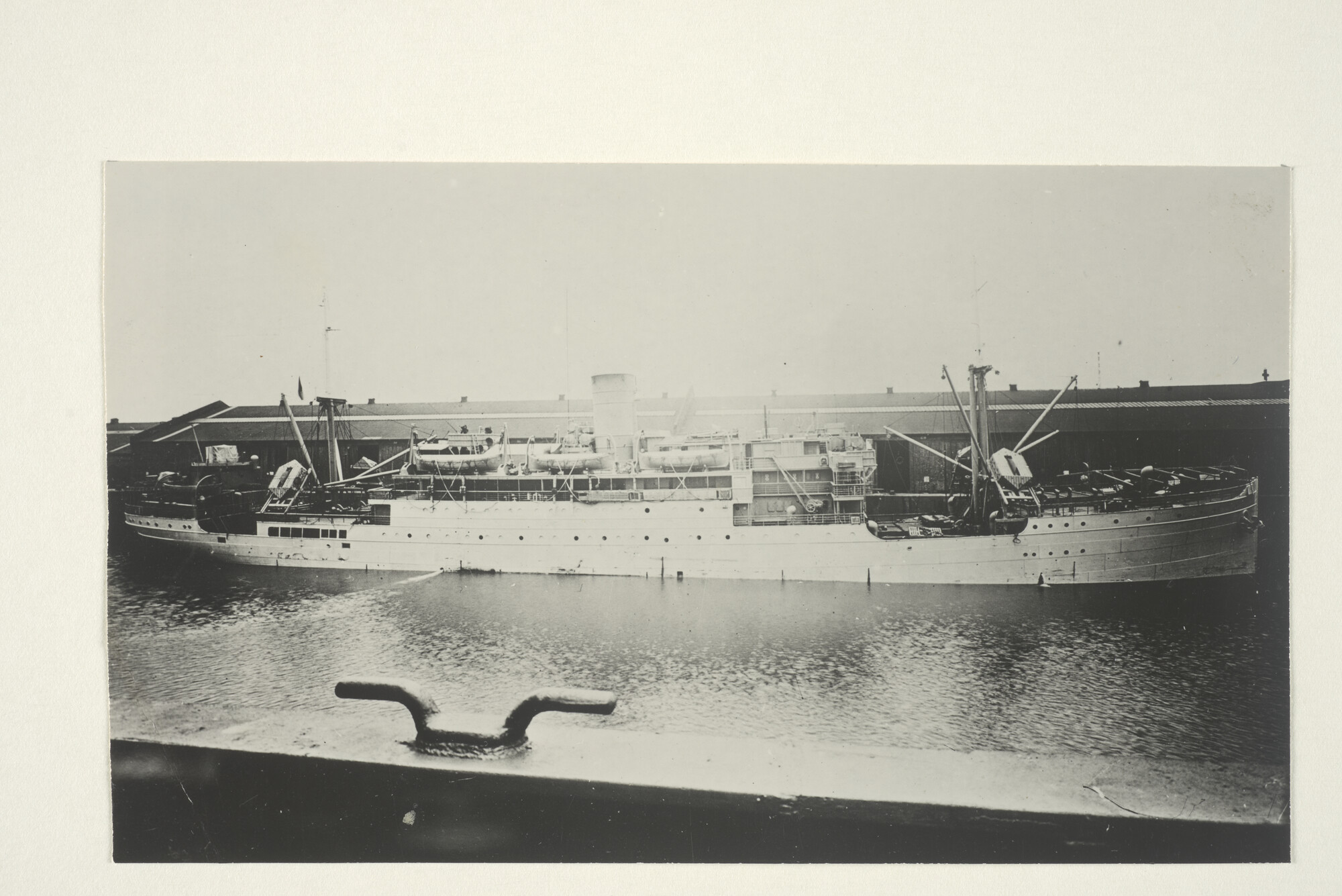 2000.3398; Het passagiersschip ss. 'Stuyvesant' van de KNSM; foto