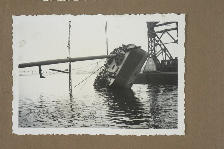 2001.1755; Omslag met vele foto's en knipsels van meest bergingsactiviteiten door Reederij v/h Gebroeders Goedkoop te Amsterdam in de periode 1929 / 1949; omslag