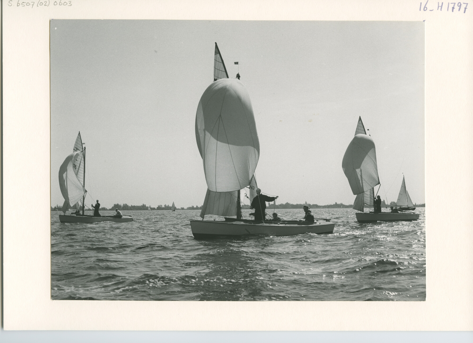 S.6507(02)0603.02; Zwart-wit foto van het Nederlands Kampioenschap Valk 1955 op de Westeinderplassen; foto