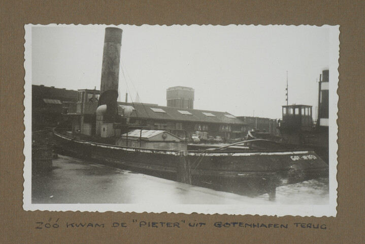 2001.1755; Omslag met vele foto's en knipsels van meest bergingsactiviteiten door Reederij v/h Gebroeders Goedkoop te Amsterdam in de periode 1929 / 1949; omslag