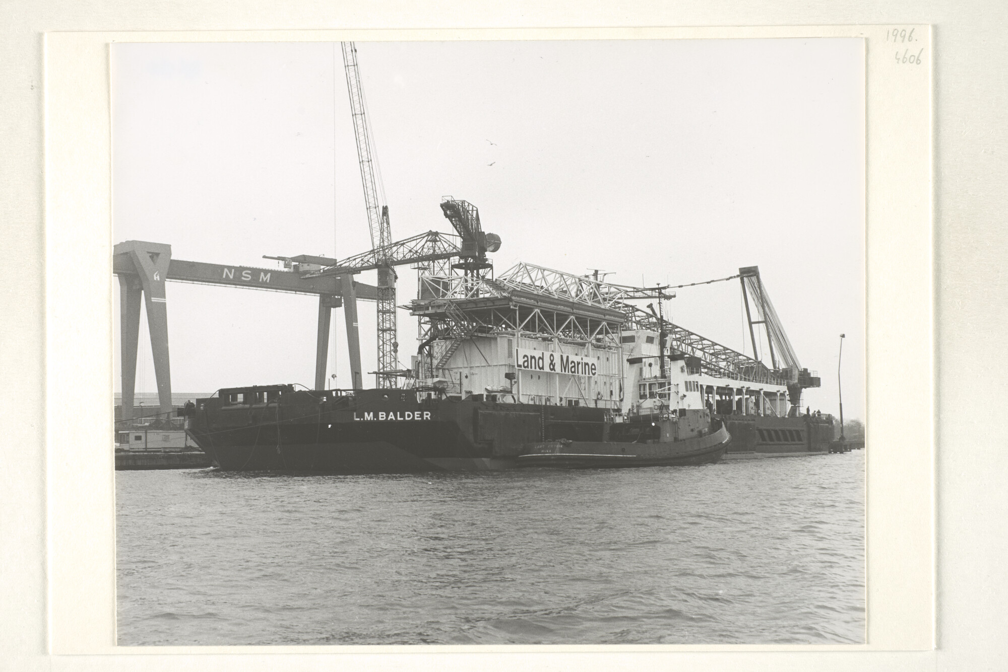 1996.4606; Het Britse offshorevaartuig 'L.M. Balder' van Land & Marine Engineering Co; foto