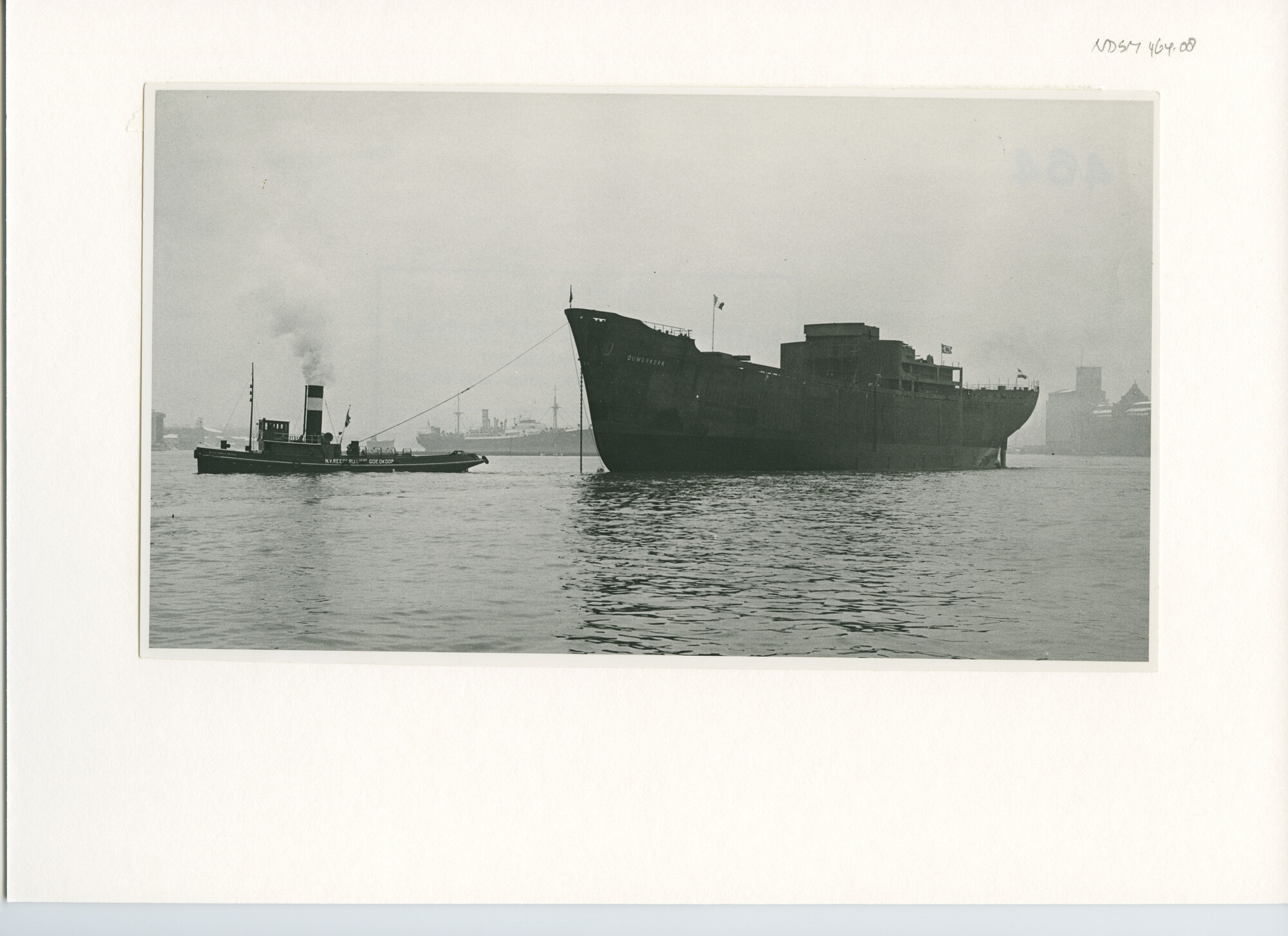 S.5444(2561)6; Foto van de tewaterlating van het vrachtschip ms. Ouwerkerk; foto