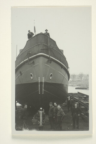 S.5219(12)0041; Foto's van de tewaterlating van de haven- en zeesleepboot S 1; fotoreportage