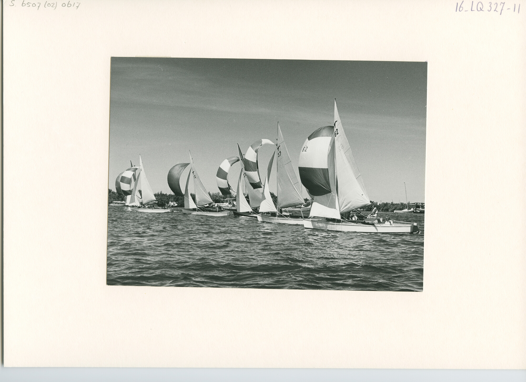S.6507(02)0617.02; Zwart-wit foto van de Kaagweek 1963: de Valkenklasse; foto