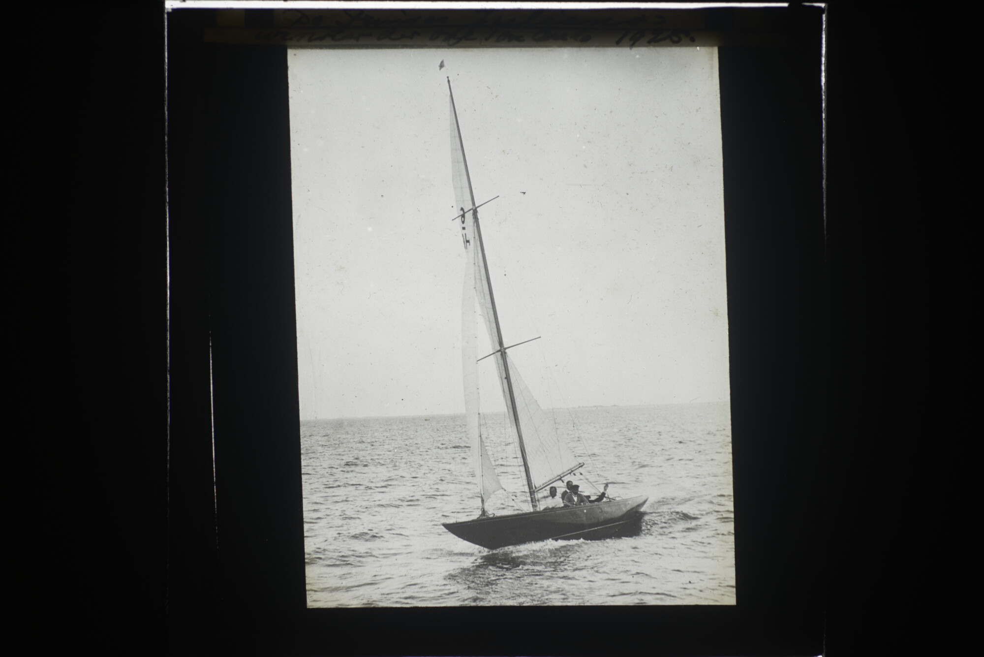 2014.0614; Twaalf lantaarnplaatjes met afbeeldingen van de Nederlandse watersport; lantaarnplaatje