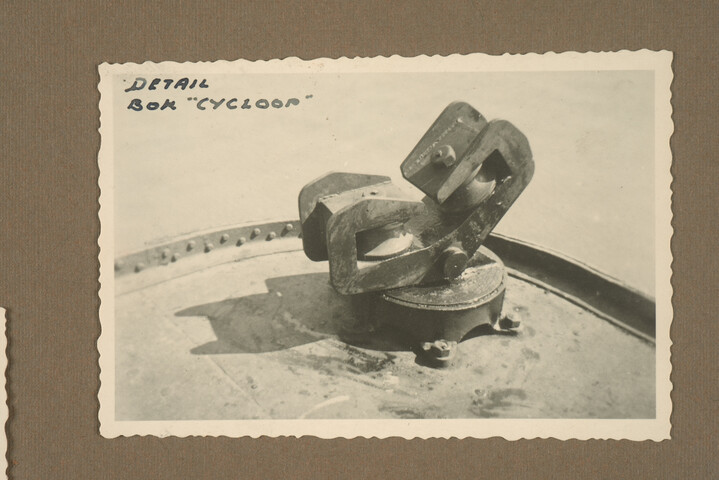 2001.1755; Omslag met vele foto's en knipsels van meest bergingsactiviteiten door Reederij v/h Gebroeders Goedkoop te Amsterdam in de periode 1929 / 1949; omslag