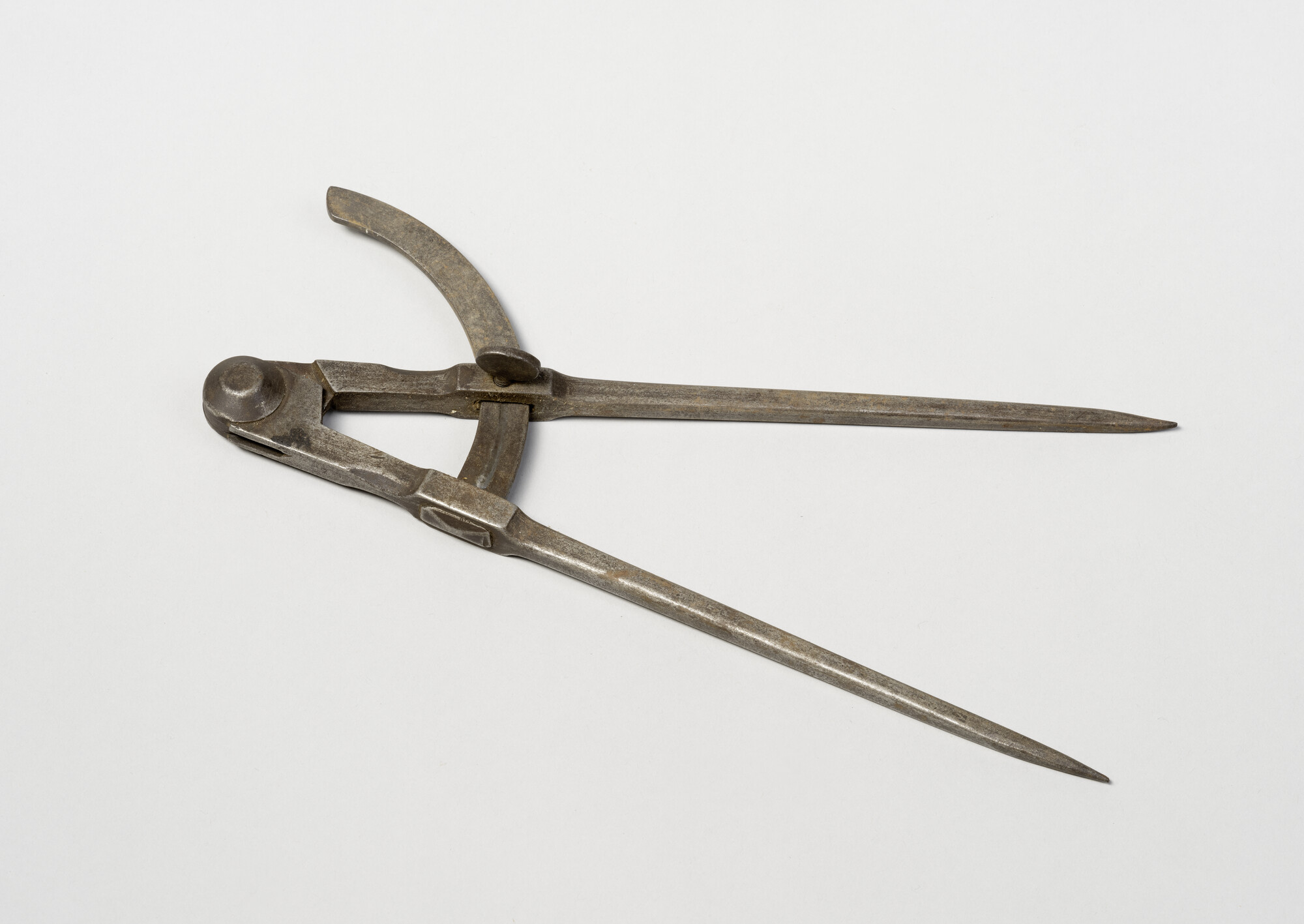 S.5200(29); Steekpasser, om cirkels uit te zetten; passer