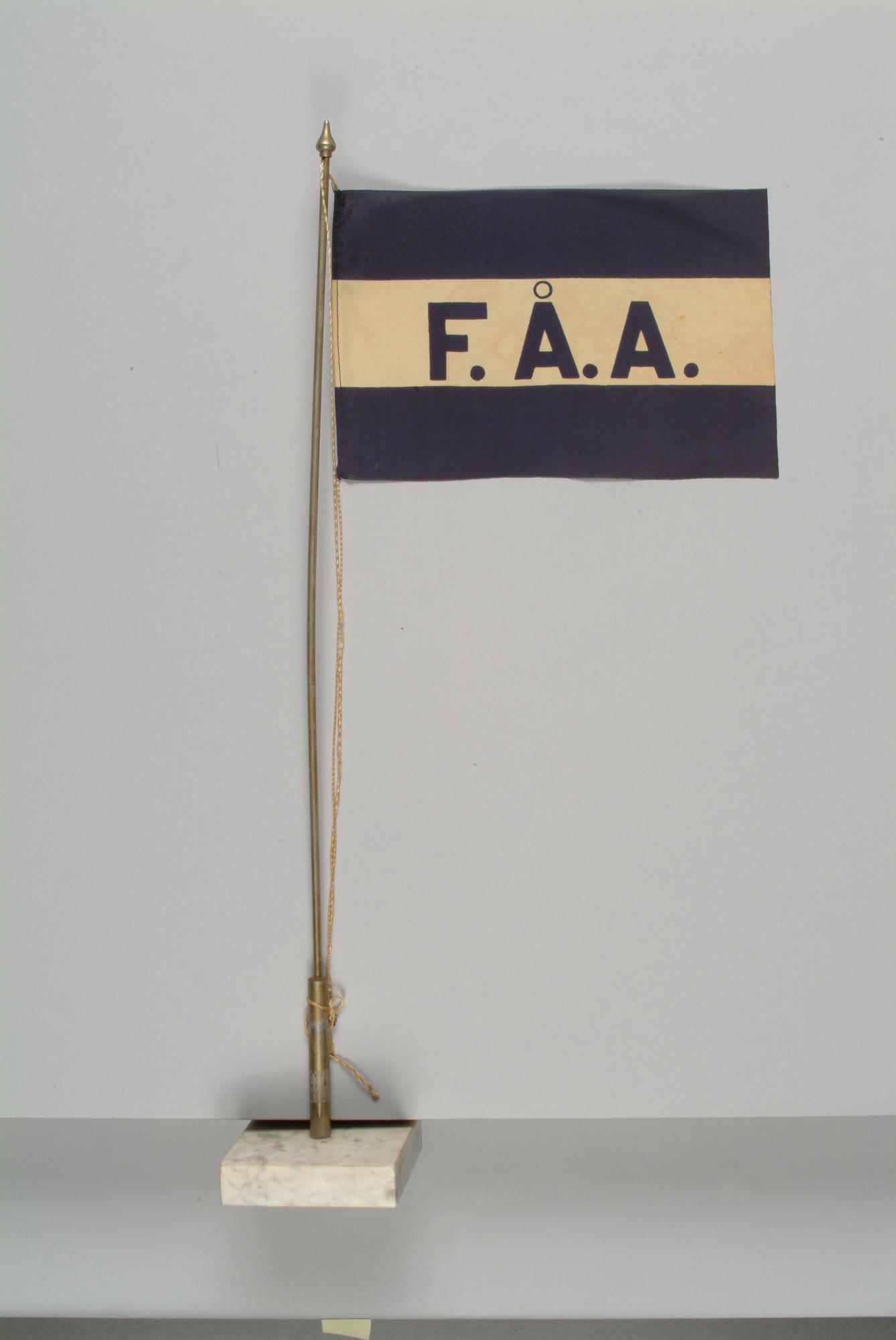 1997.3003; Tafelvlag van de rederij Finska Angfartygs AB te Helsinki; vlag