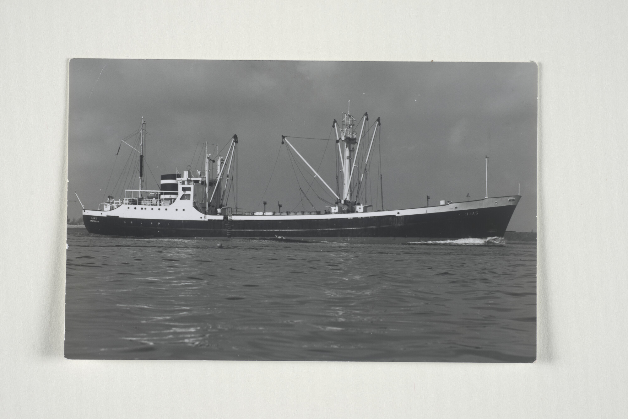 2000.0799; Het vrachtschip ms. Ilias van de KNSM; foto