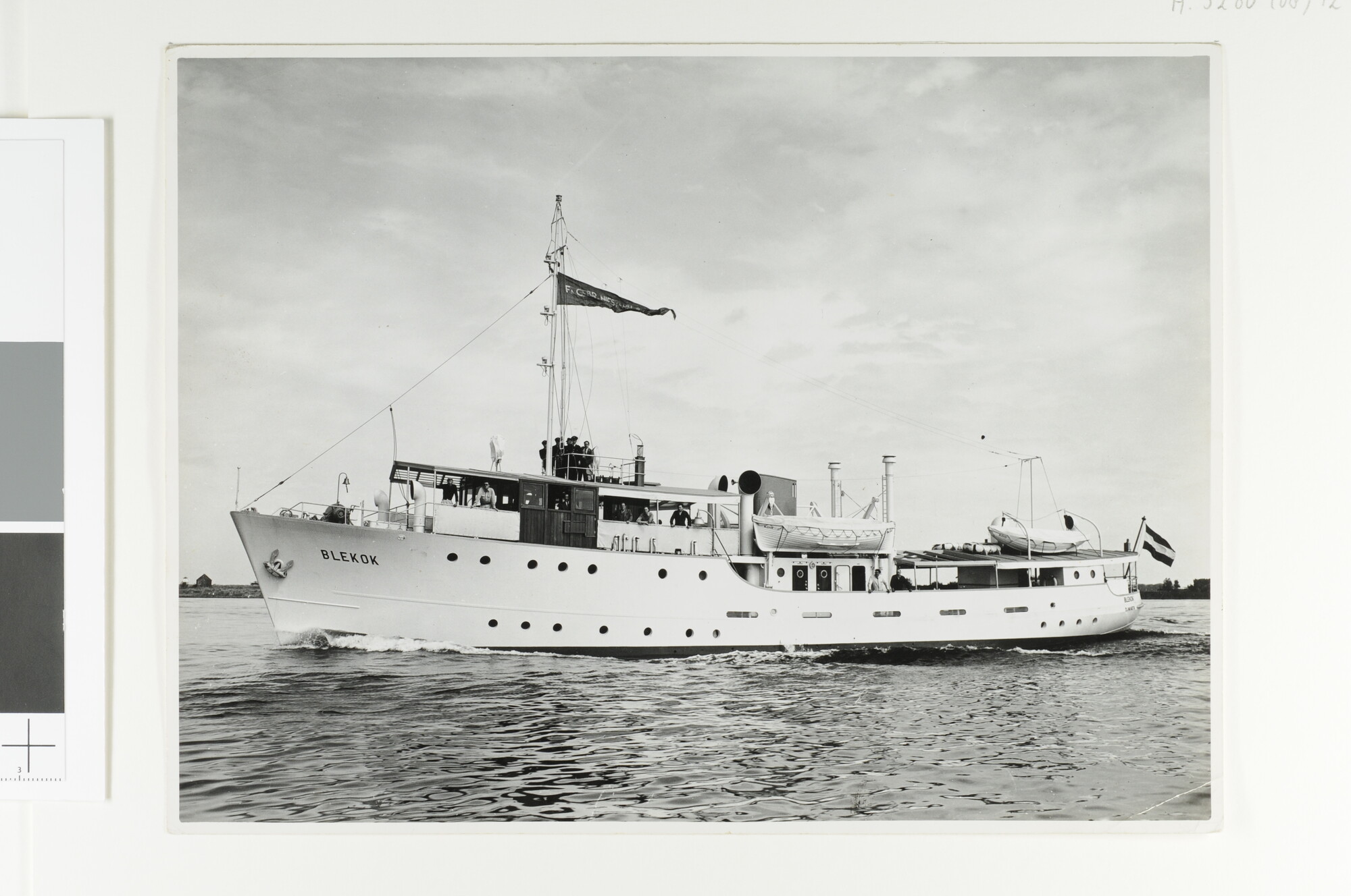 A.5260(08)12; Foto's van het patrouillevaartuig ms. 'Blekok' van de Indonesische marine, gebouwd in 1952 bij Gebroeders Niestern BV; fotoreportage
