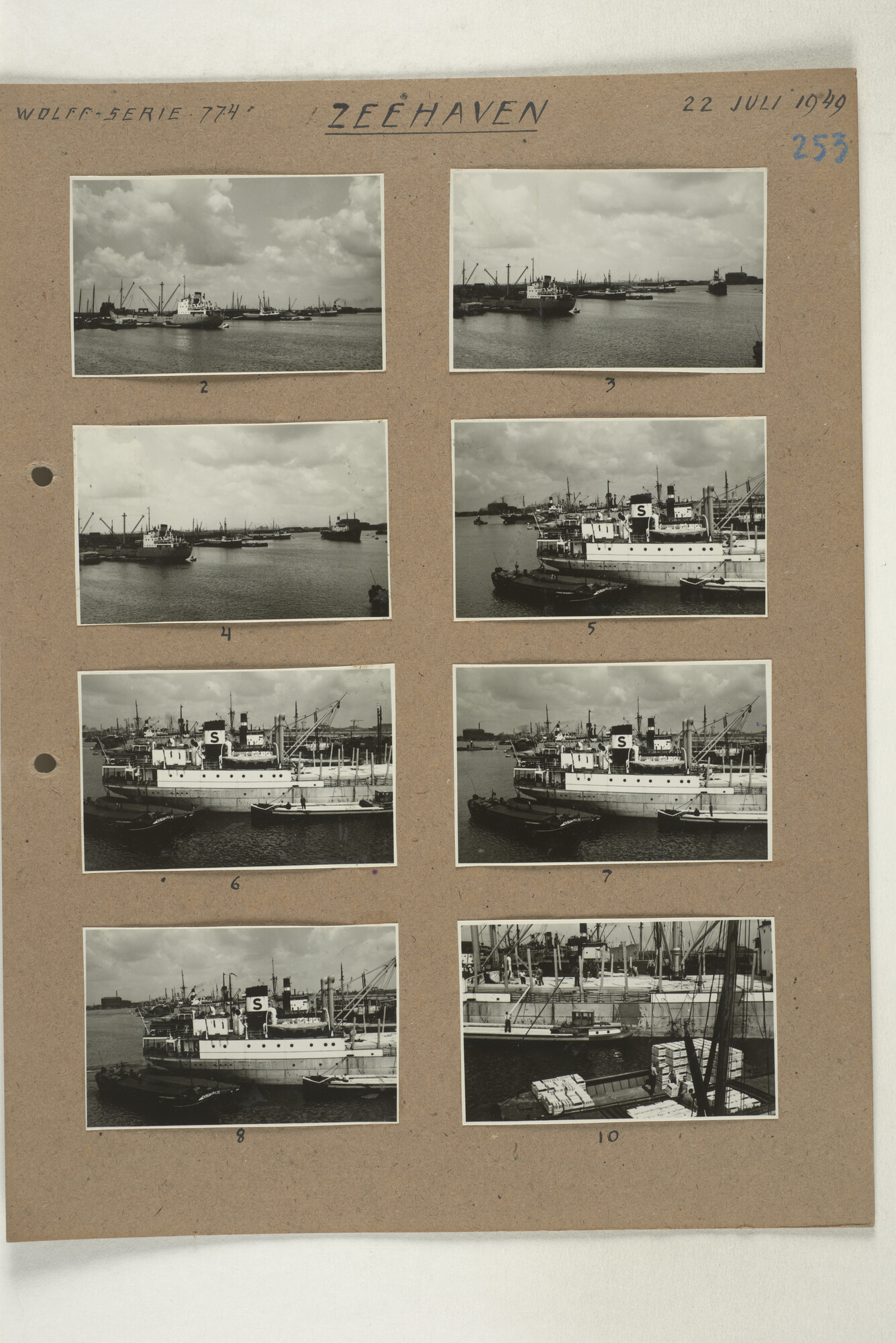1998.2181; Omslag met een grote hoeveelheid proef foto's gemaakt in opdracht van de Gemeente Handelsinrichtingen en de Vereniging "de Amsterdamsche Haven" te Amsterdam.; omslag