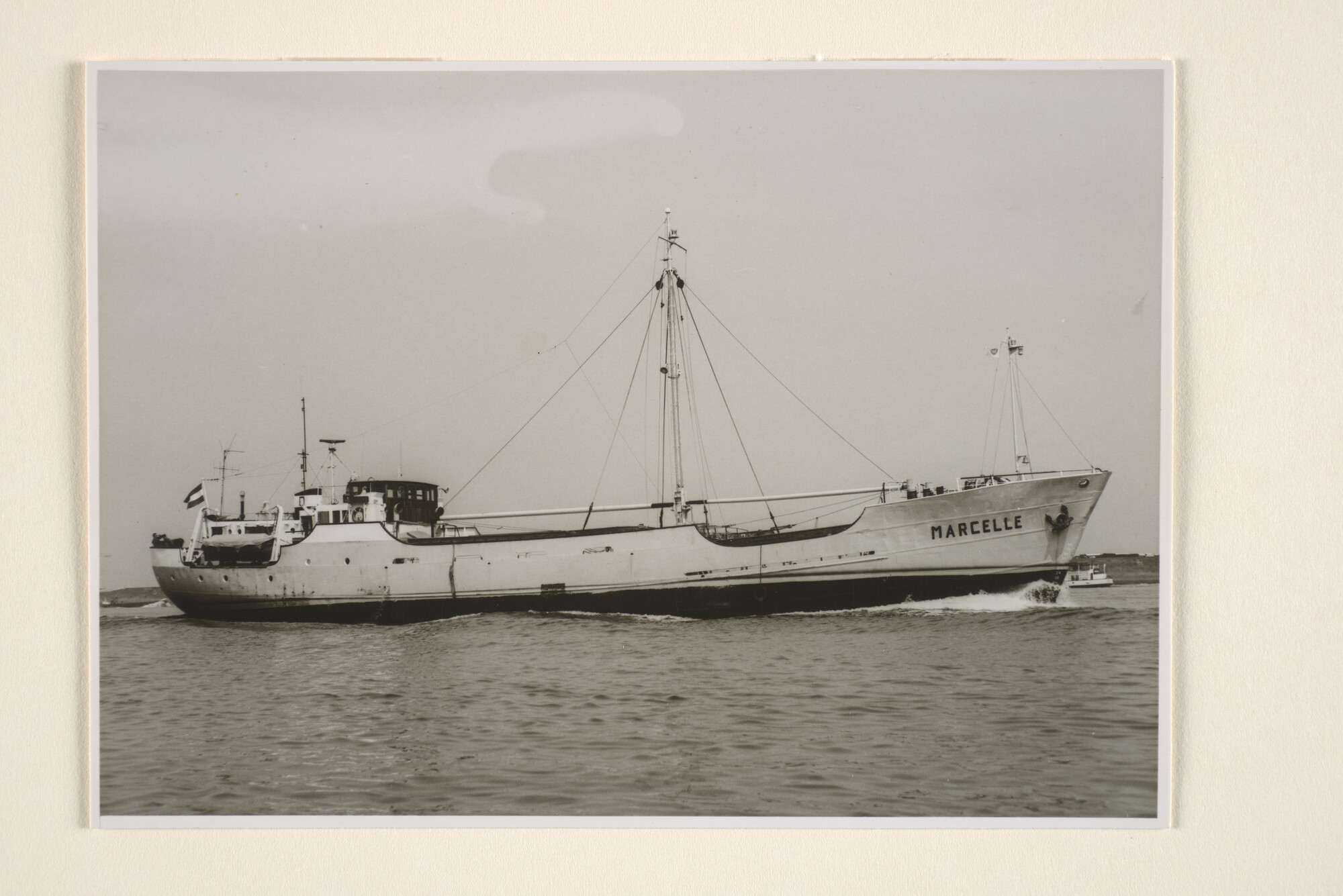 1996.2282; De coaster ms. Marcelle van Dumanex varende op de Nieuwe Waterweg [...]; foto