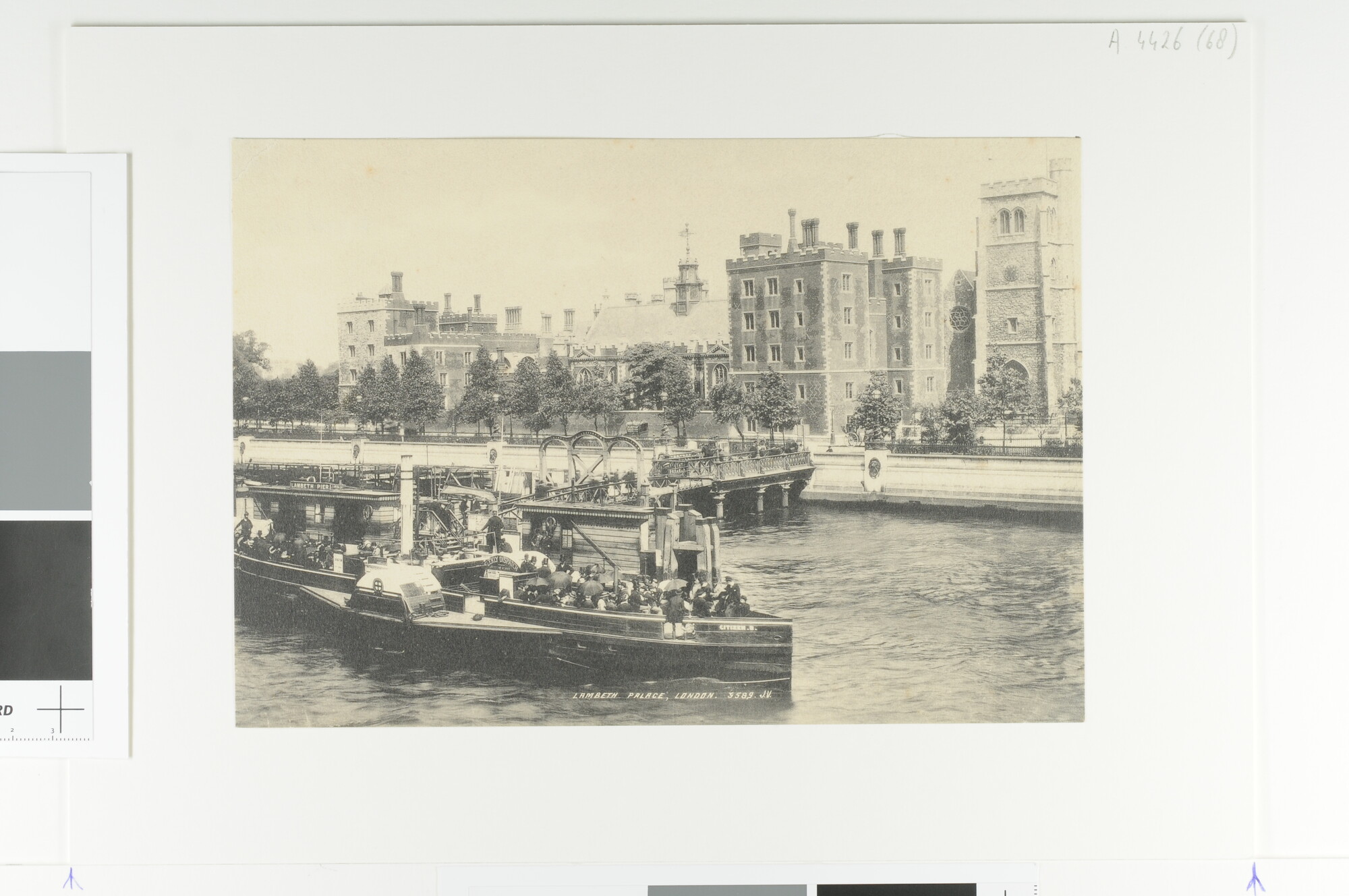 A.4426(68); Gezicht op Thames Embankment in Londen; foto