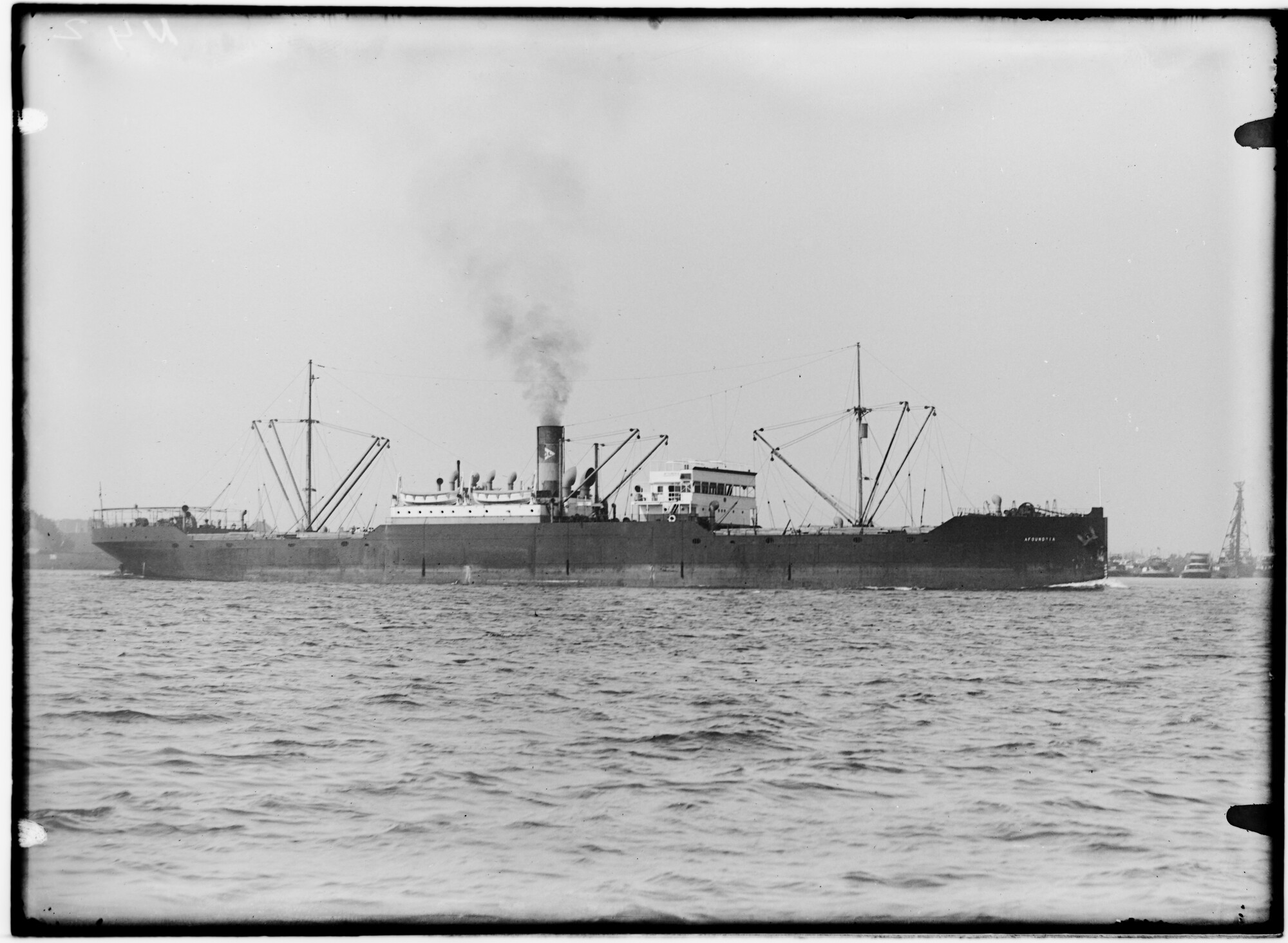 2018.0909; Glasnegatief van het vrachtschip Afoundria (Amerikaans, 1919); glasnegatief