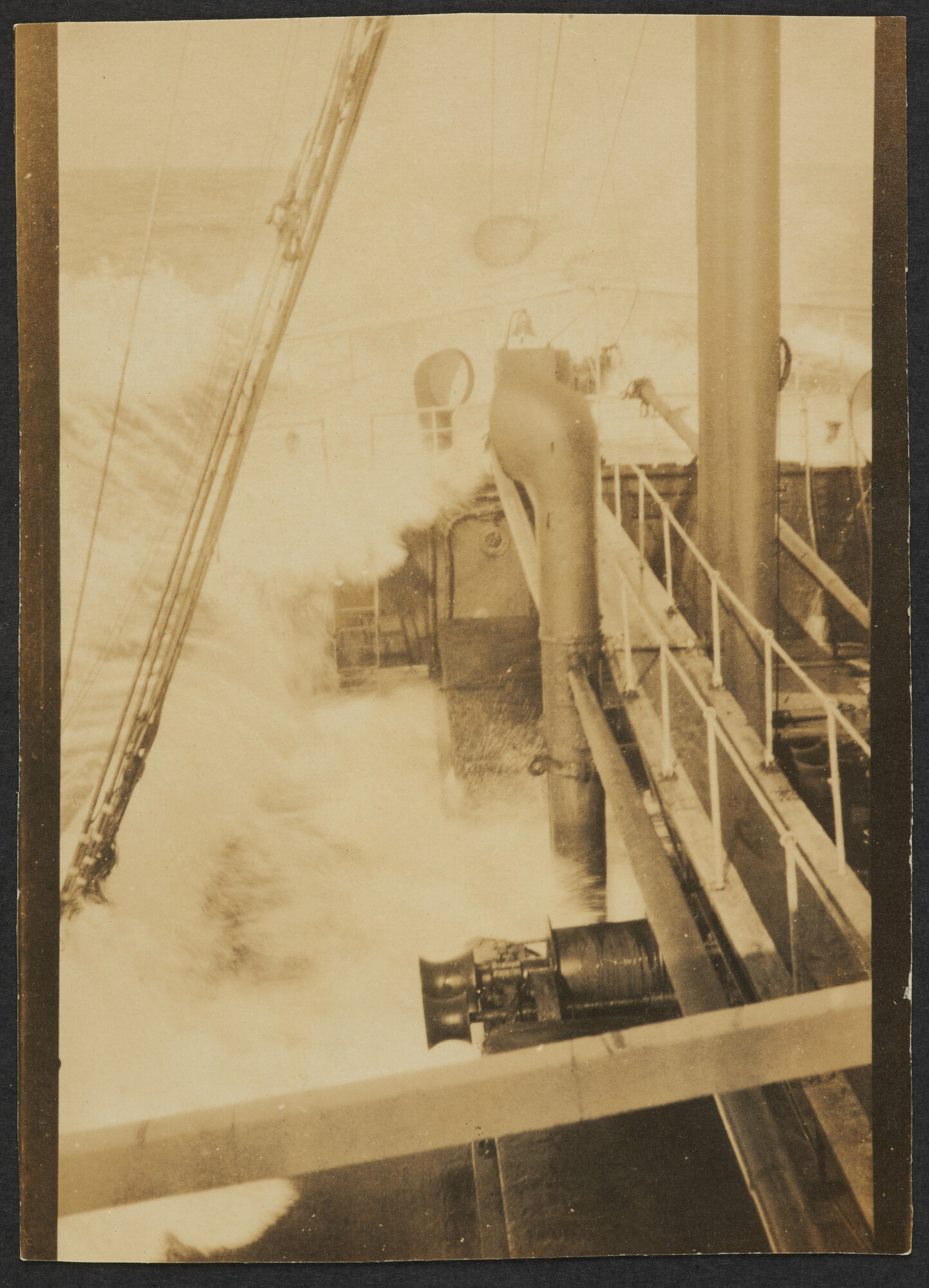 2001.1936; Storm bij Kaap Hatteras; foto