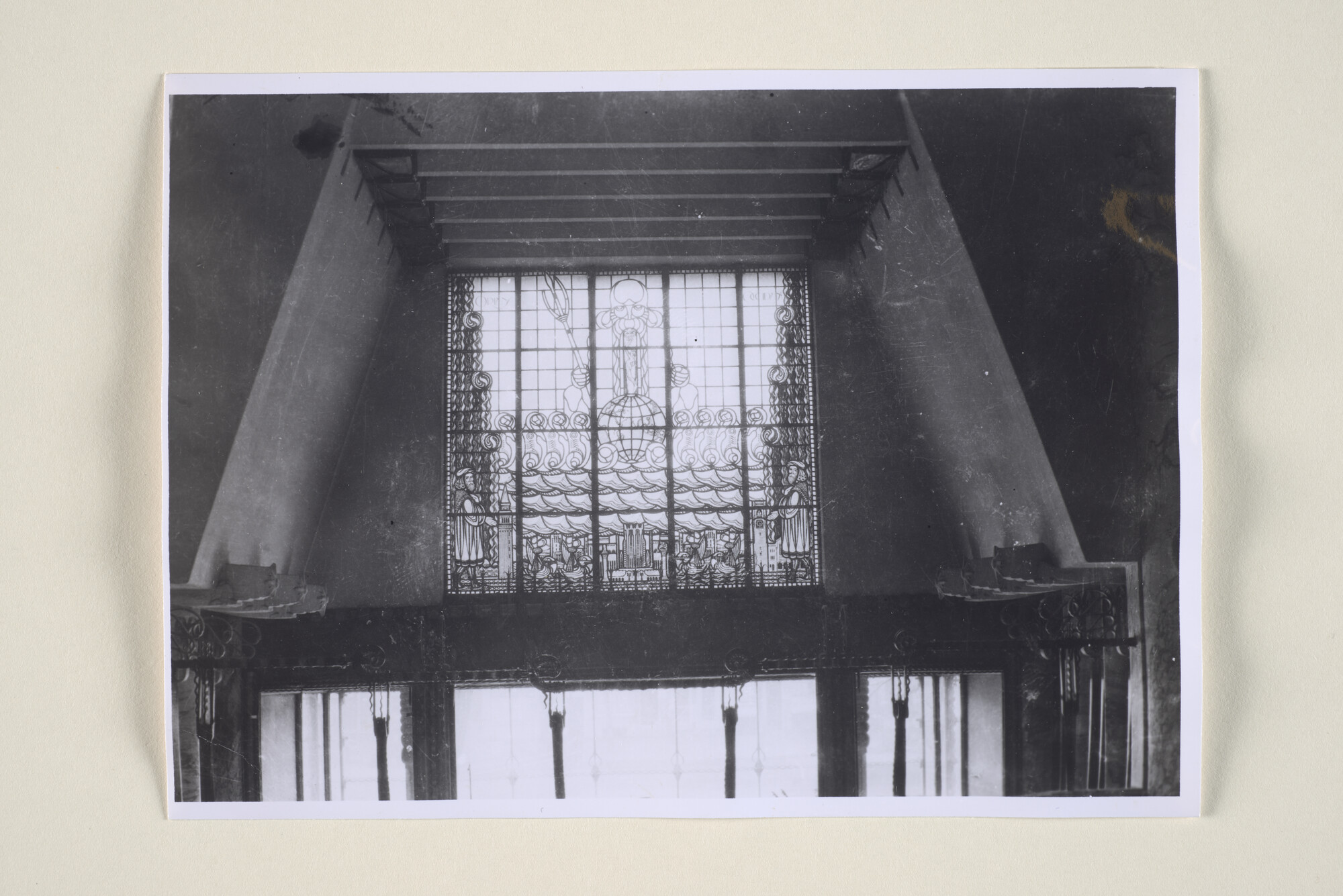 1994.5722; Reproductiefoto's; serie interieurfoto's genomen in Het Scheepvaarthuis te Amsterdam; fotoreportage