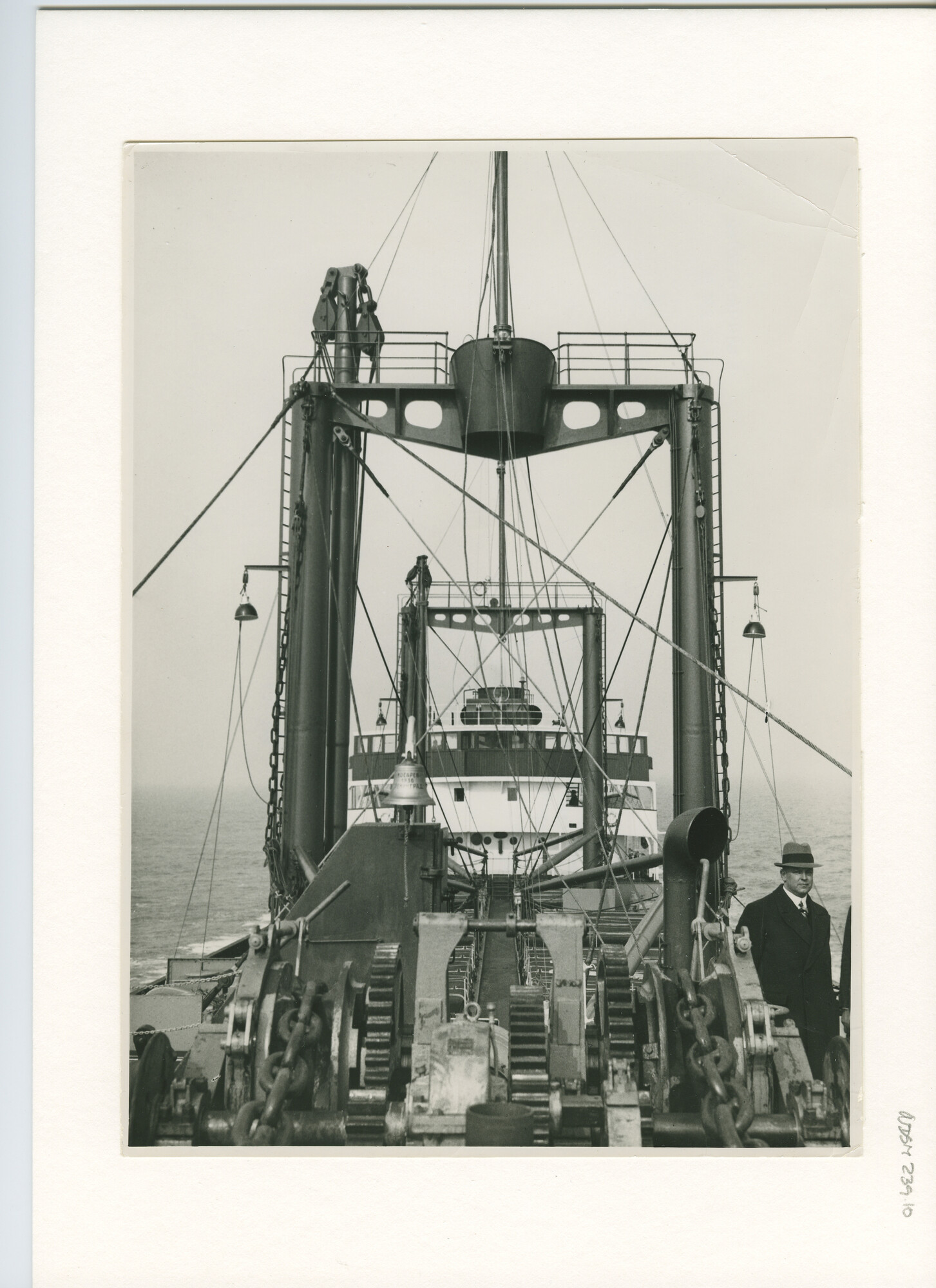 S.5444(1221)09; Foto van het vrachtschip ms. Kosarev tijdens de proefvaart; foto