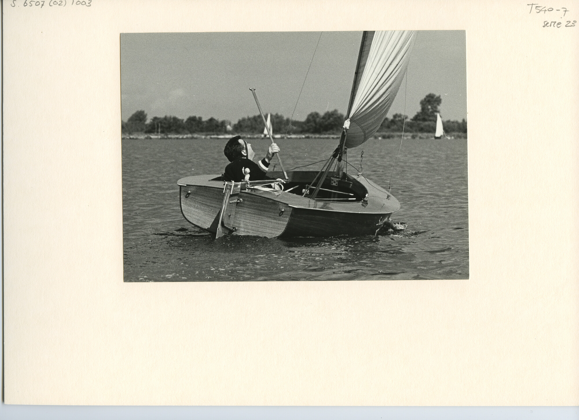 S.6507(02)1003.03; Zwart-wit foto van het Europees Kampioenschap O-jollen 1966 op de Westeinderplassen; foto