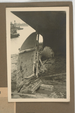 2001.1755; Omslag met vele foto's en knipsels van meest bergingsactiviteiten door Reederij v/h Gebroeders Goedkoop te Amsterdam in de periode 1929 / 1949; omslag