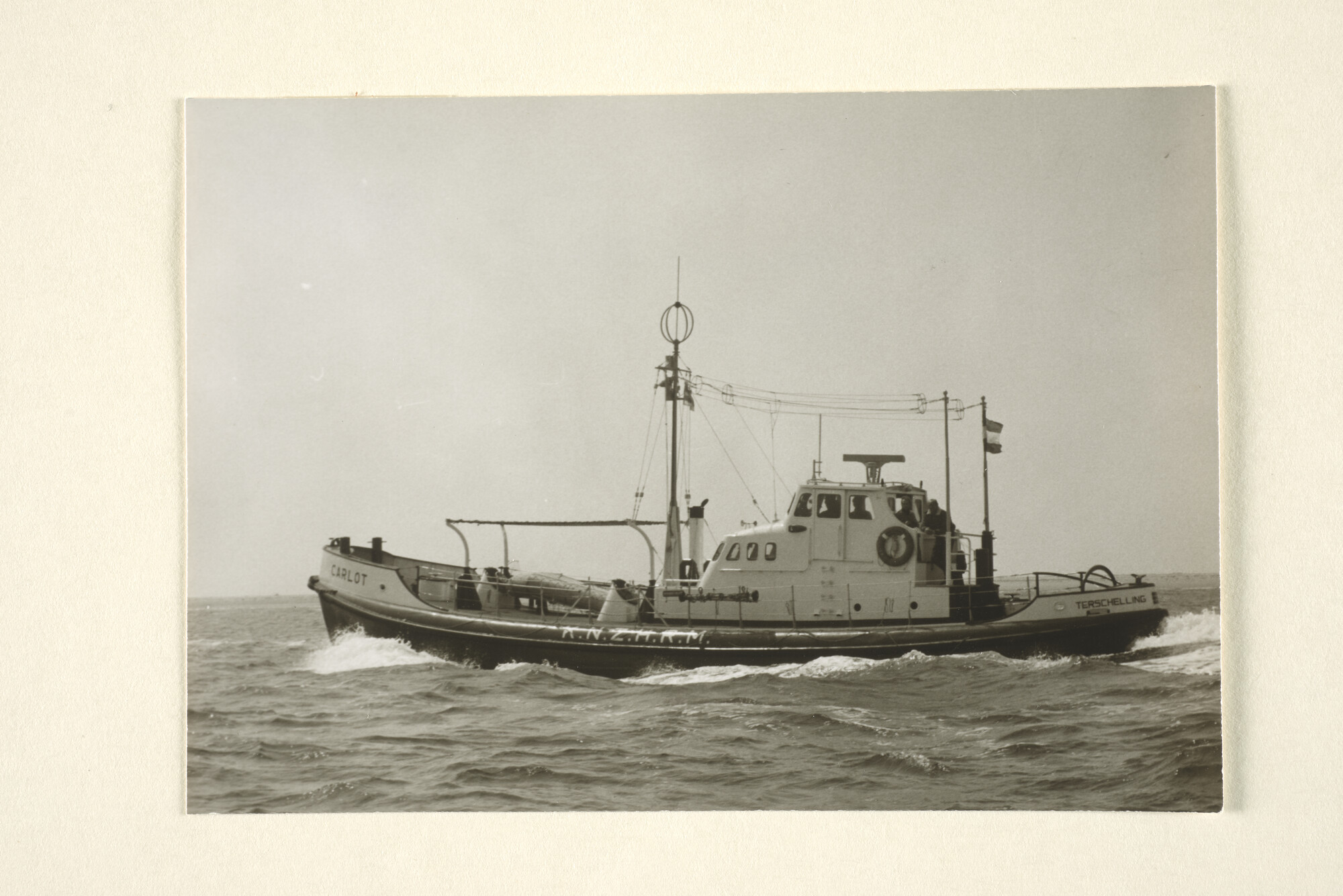 1997.1267; De motorreddingboot 'Carlot' van het station Terschelling van de KNZHRM; foto