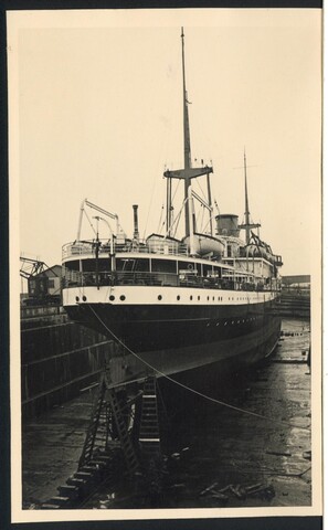 1994.1209; Het passagiersschip en tevens mailschip ms. 'Maetsuycker' van de KPM; prentbriefkaart