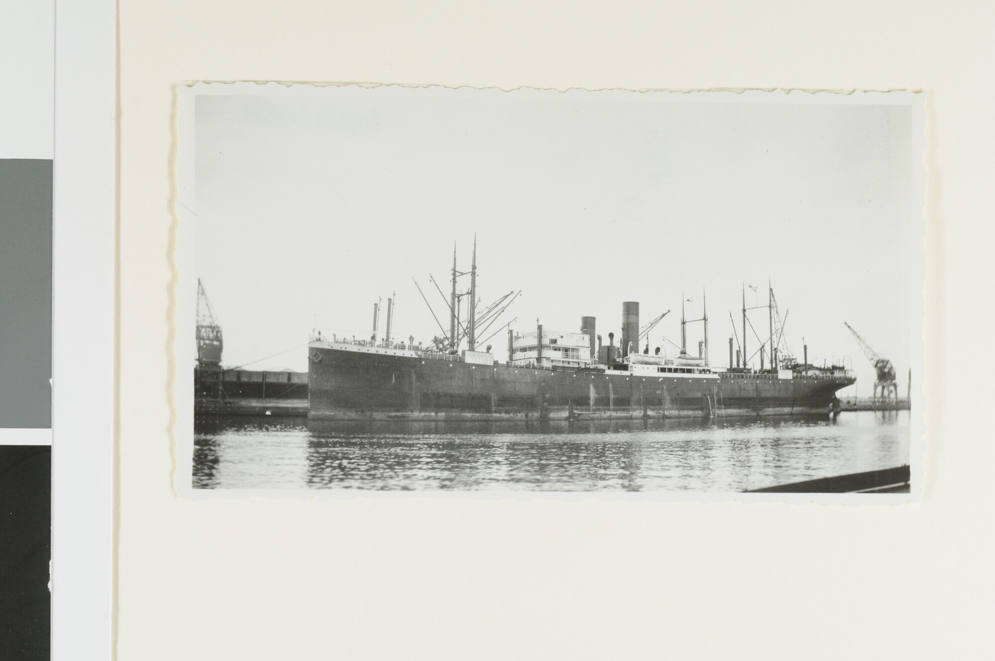 S.4380(04)501; Het vrachtschip ss. Waalkerk; foto