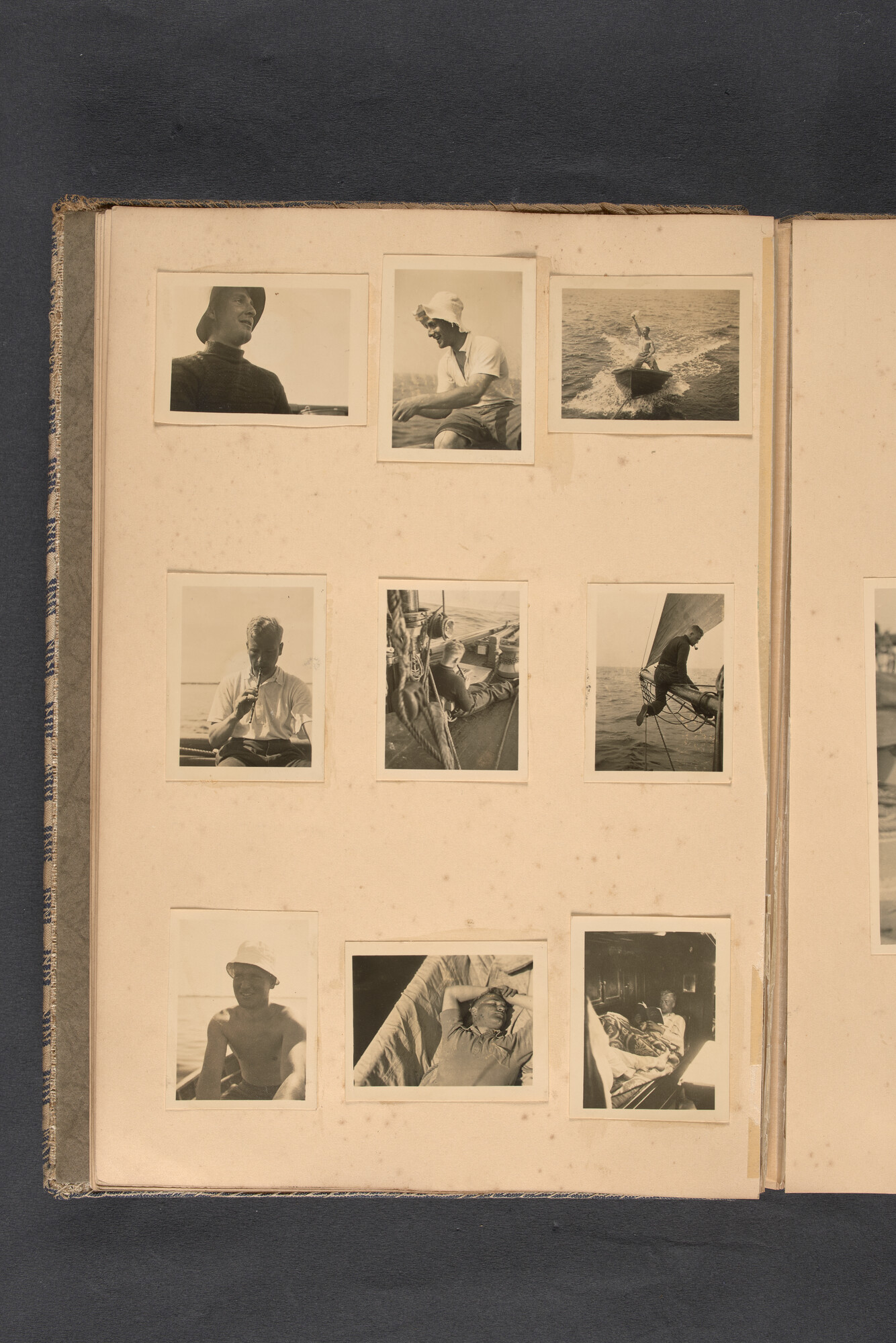 2017.0789; Logboek c.q. fotoalbum van een reis met zeilkotter Bellatrix naar Denemarken, 1937; logboek