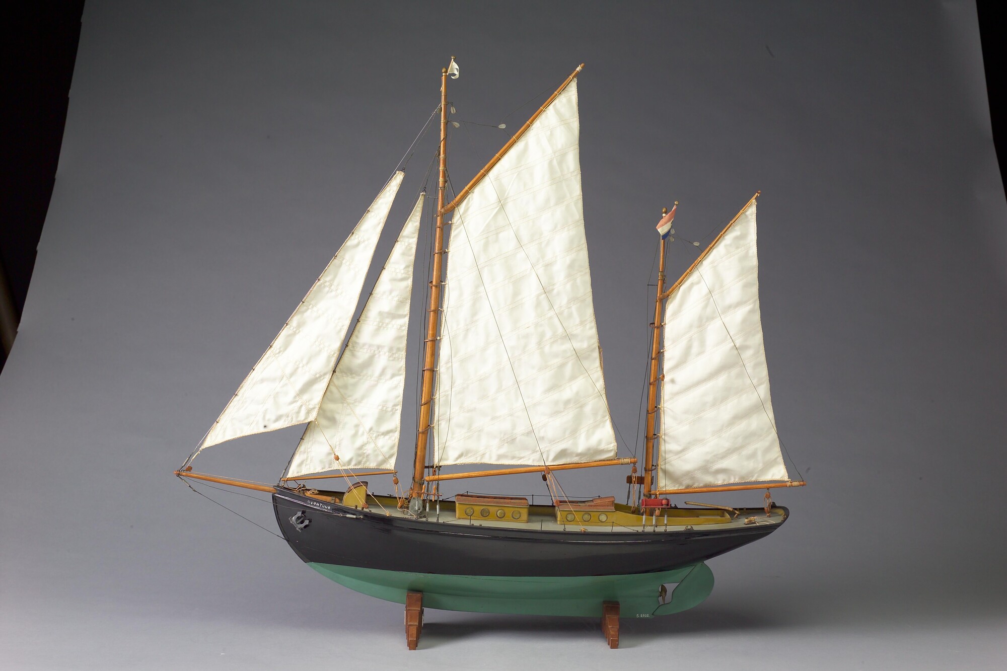 S.2832; Model van het kitsjacht Avontuur; scheepsmodel
