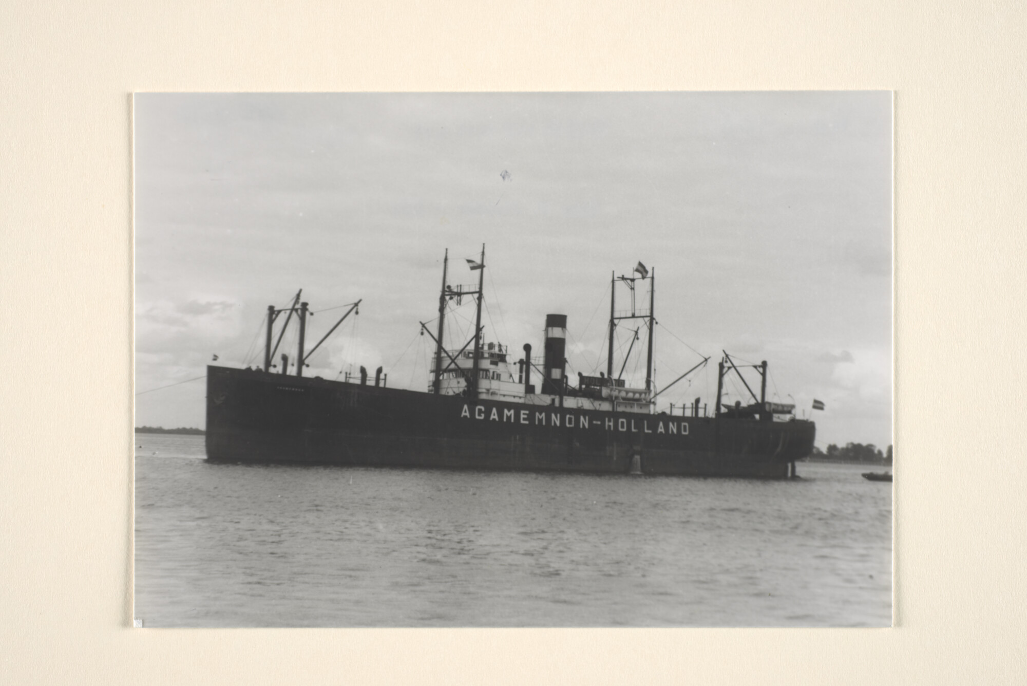 1995.6551; Het vrachtschip ss. 'Agamemnon' van de KNSM; foto