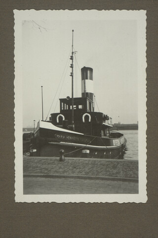 2001.1755; Omslag met vele foto's en knipsels van meest bergingsactiviteiten door Reederij v/h Gebroeders Goedkoop te Amsterdam in de periode 1929 / 1949; omslag