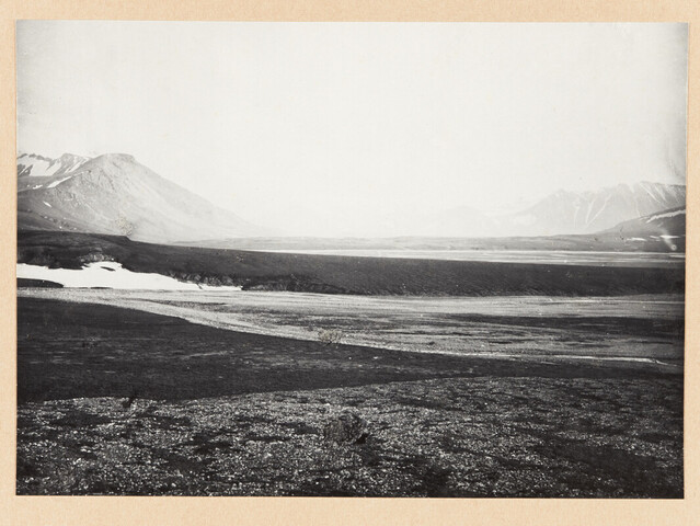 A.0123(03)41; Kooldruk van foto van de Eerste Noordpoolreis van de 'Willem Barents' naar Spitsbergen en Nova Zembla; fotoreportage
