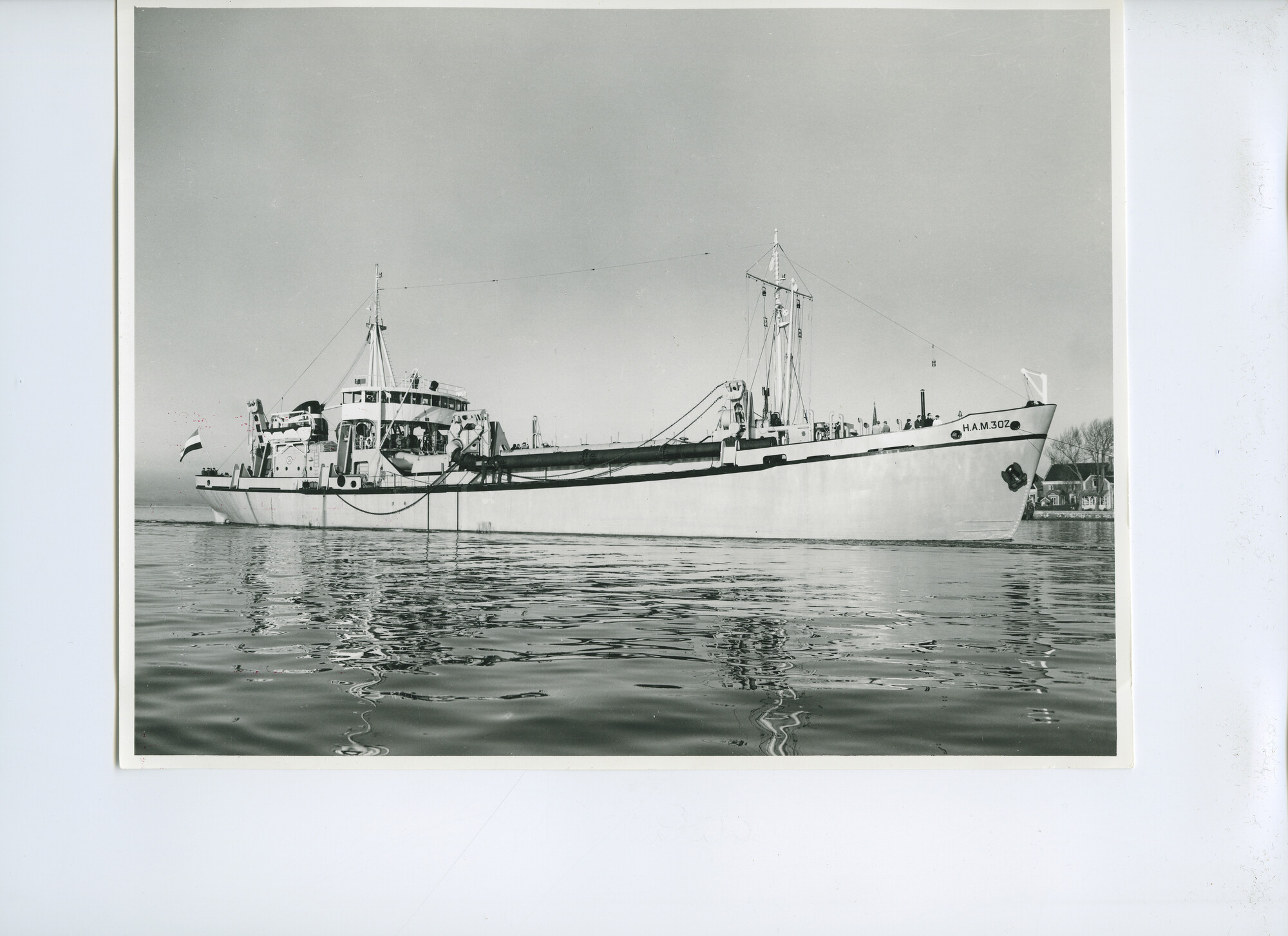 S.5621(01)0156; Foto van sleephopperzuiger "H.A.M. 302"; foto