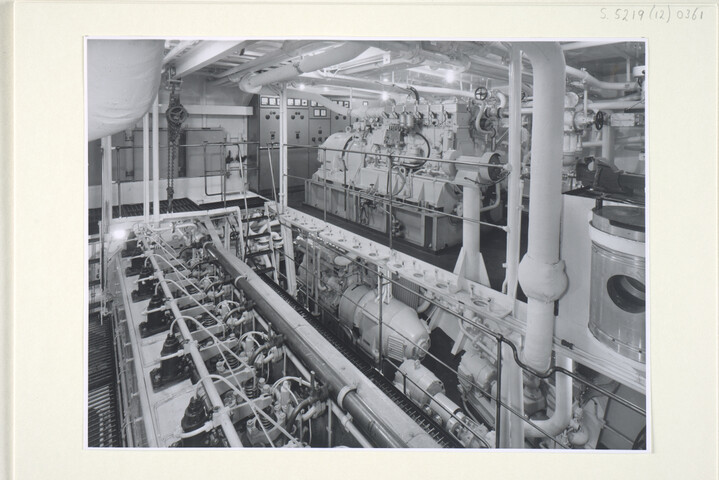 S.5219(12)0361; Fotos van de machinekamer van het koelschip ms. Silver Comet [...]; fotoreportage