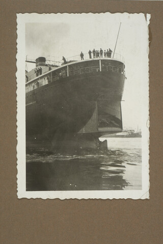 2001.1755; Omslag met vele foto's en knipsels van meest bergingsactiviteiten door Reederij v/h Gebroeders Goedkoop te Amsterdam in de periode 1929 / 1949; omslag