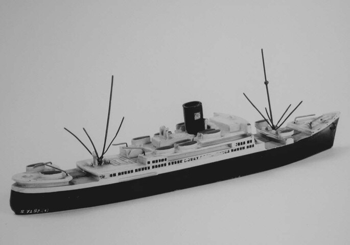 S.7287(05); Miniatuur-waterlijnmodel van het ms. Tjitjalengka van de KJCPL; scheepsmodel