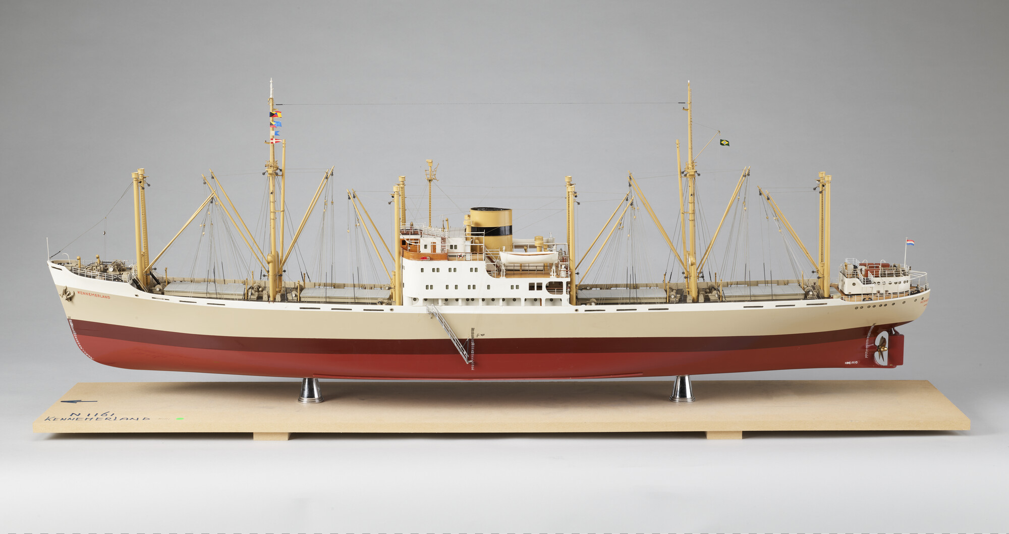 2008.0279; Model van het ms. Kennemerland; scheepsmodel