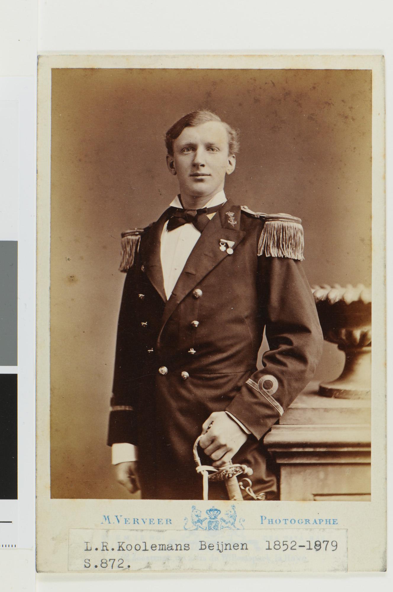 S.0872(02); Portretfoto van L.R. Koolemans Beijnen (1852-1879), luitenant ter zee; foto