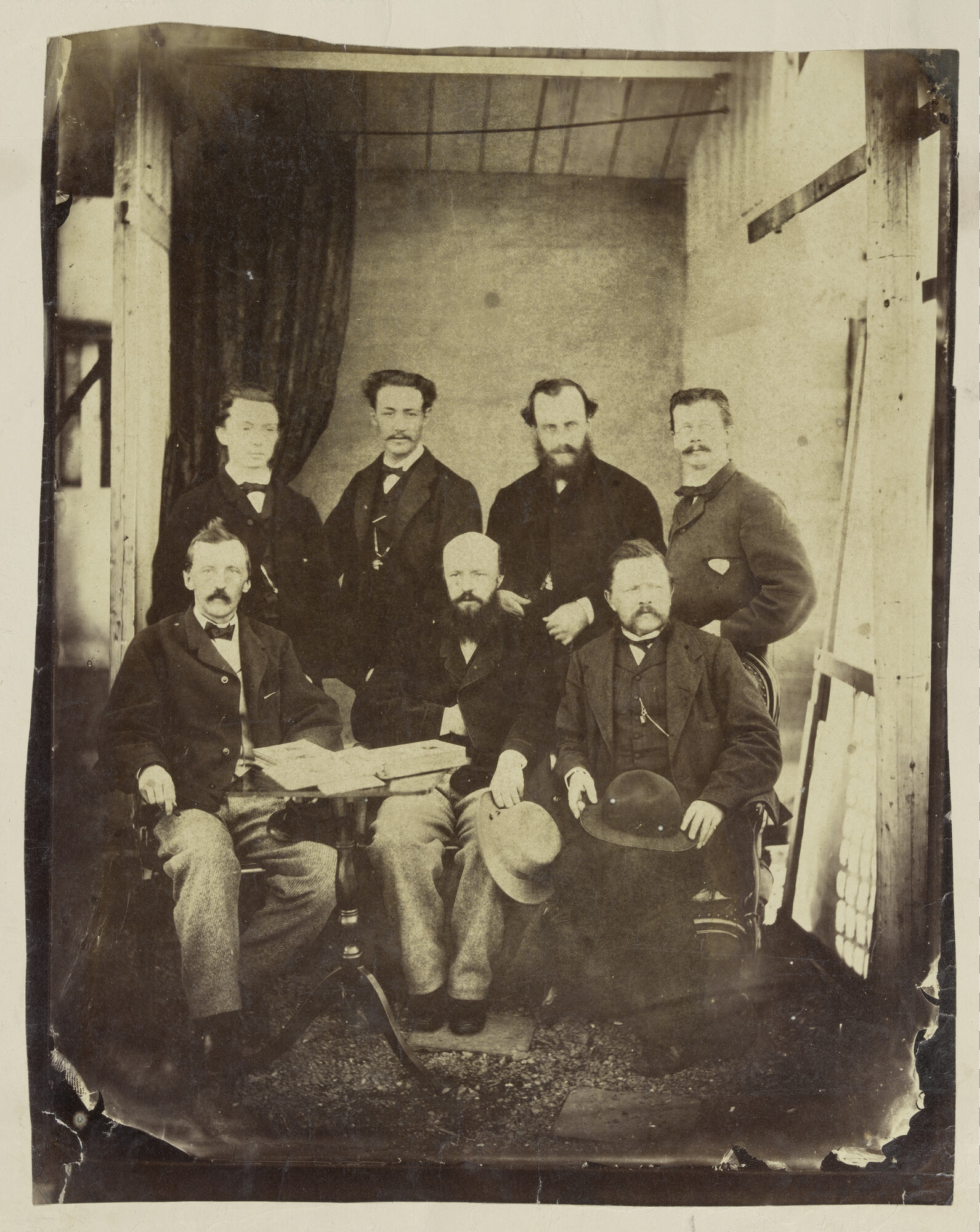 S.3628(02)073; Groepsportret van o.a. dr. A.F. Bauduin, A.J. Bauduin en Theodorus Kroes, Nederlands consul in Shanghai; foto
