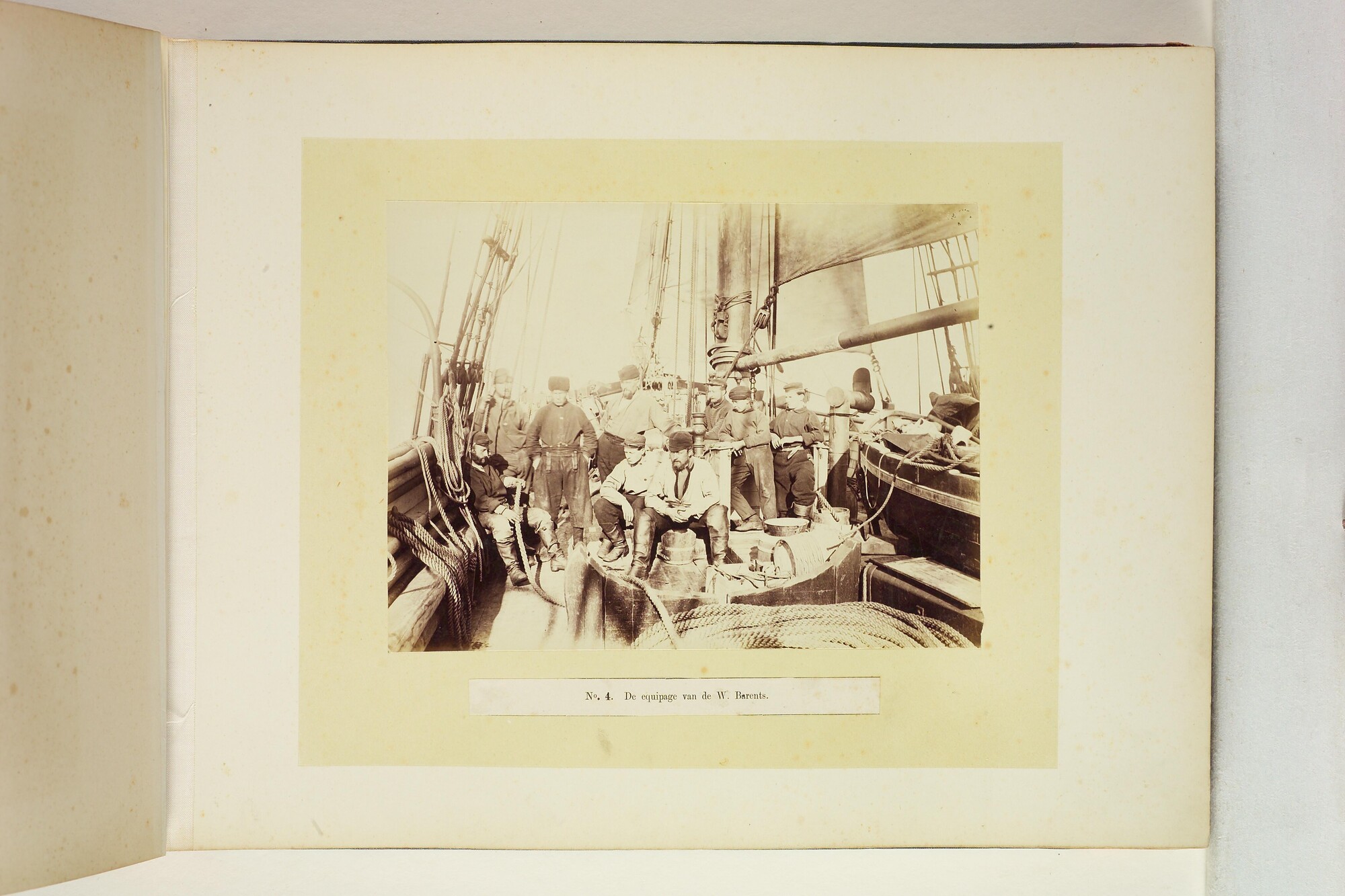 S.2956(09); Album met foto's van de Tweede Noordpoolexpeditie van de Willem Barents; fotoalbum