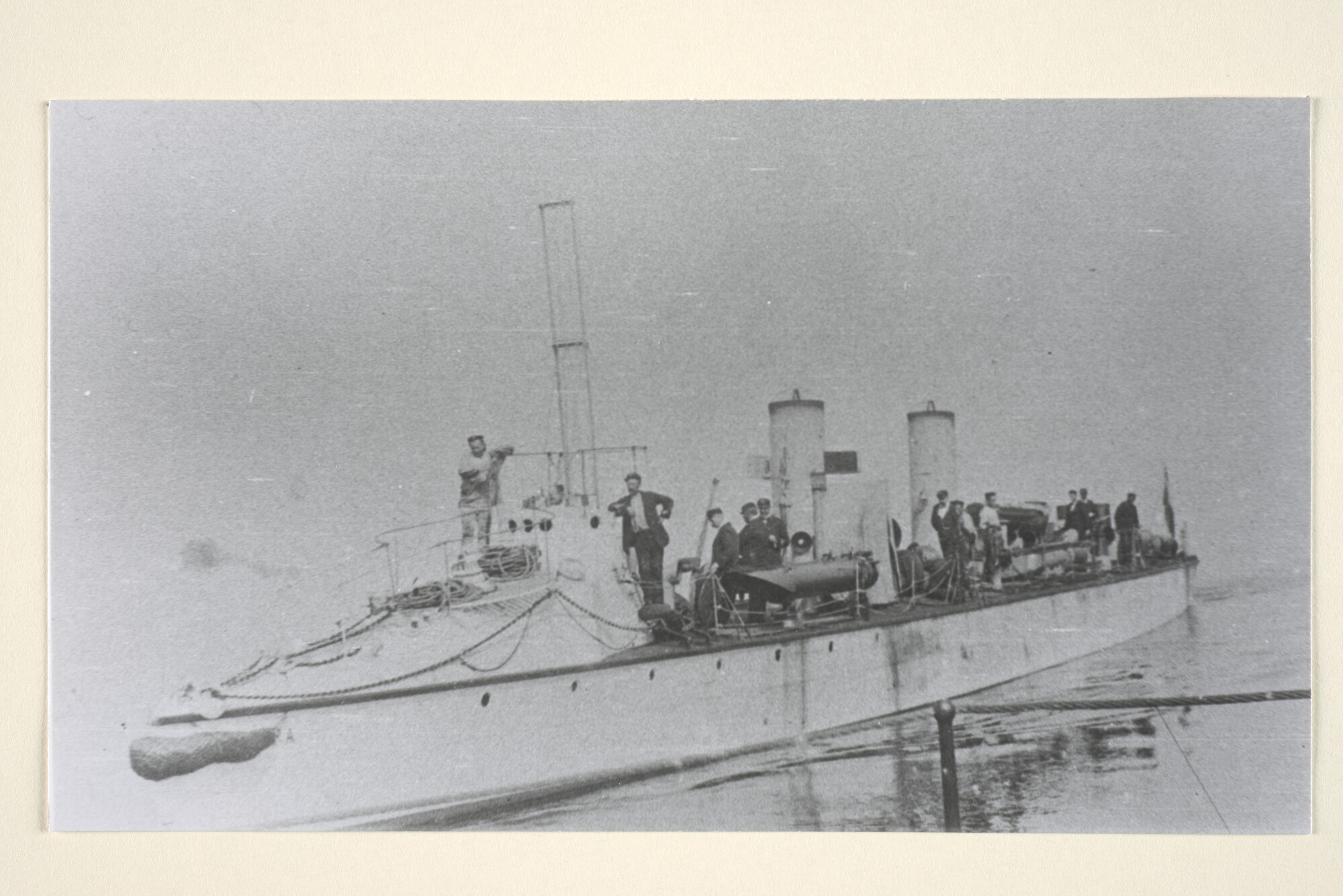 1995.1300; De torpedoboot Hr.Ms. 'Hydra' (vooraanzicht); foto