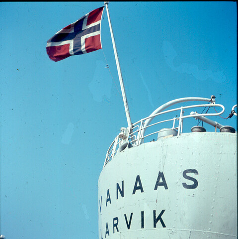 S.9100(0381); Het Noorse vrachtschip 'Vanaas'; diapositief
