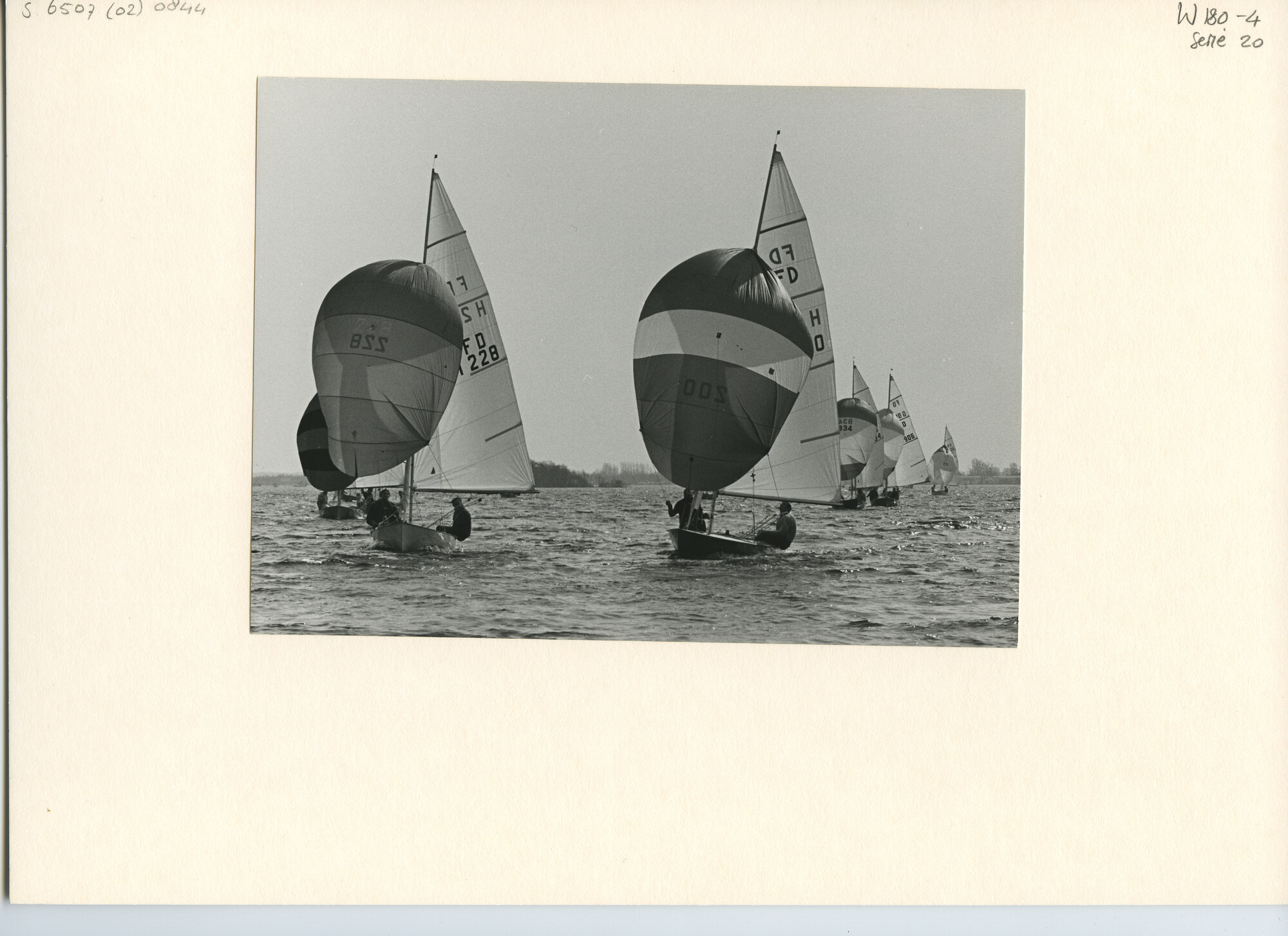 S.6507(02)0844.02; Zwart-wit foto van de FD-klasse op de Loosdrechtse Plassen; foto